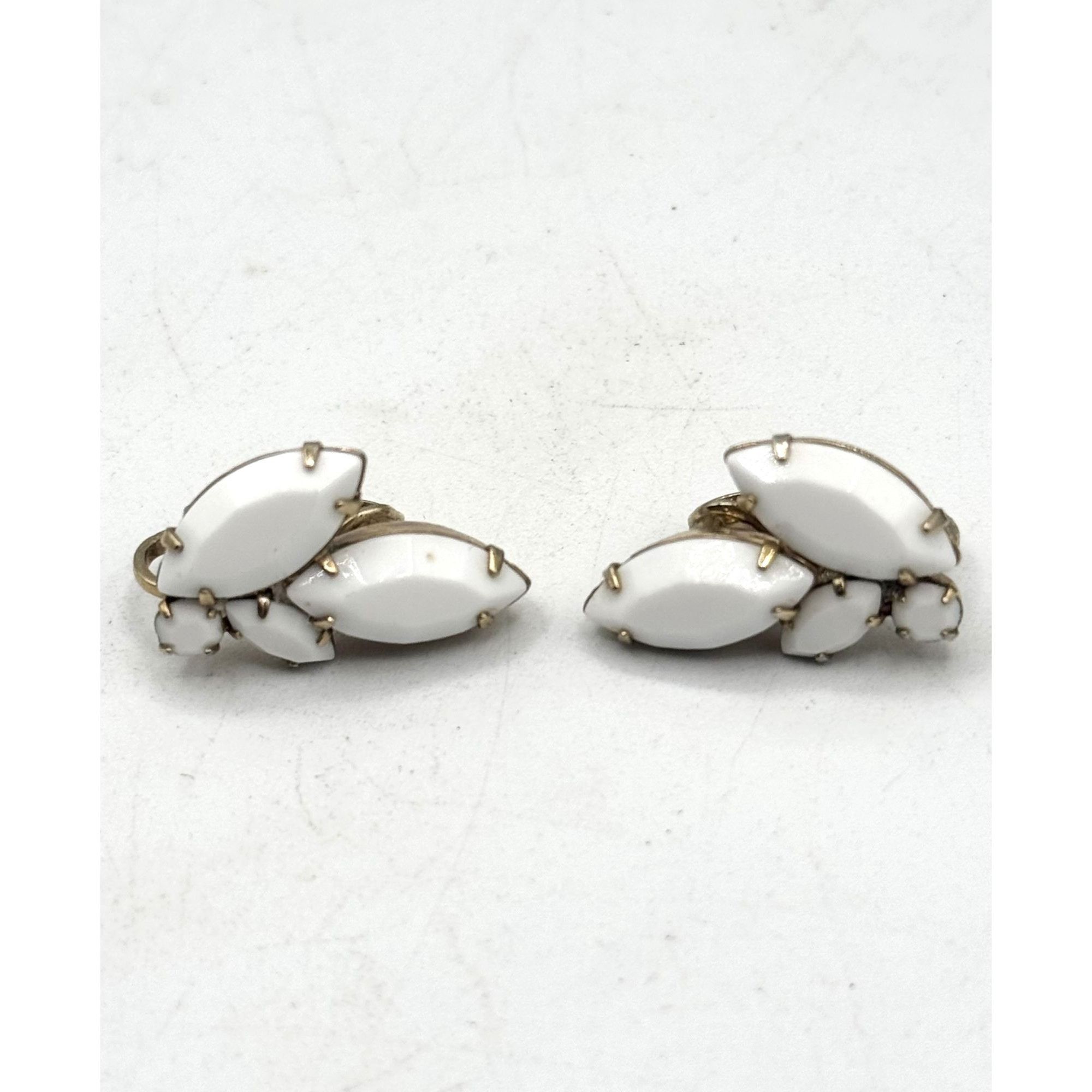 Vintage Vintage white milk glass rhinestone earrings Size ONE SIZE - 3 Thumbnail