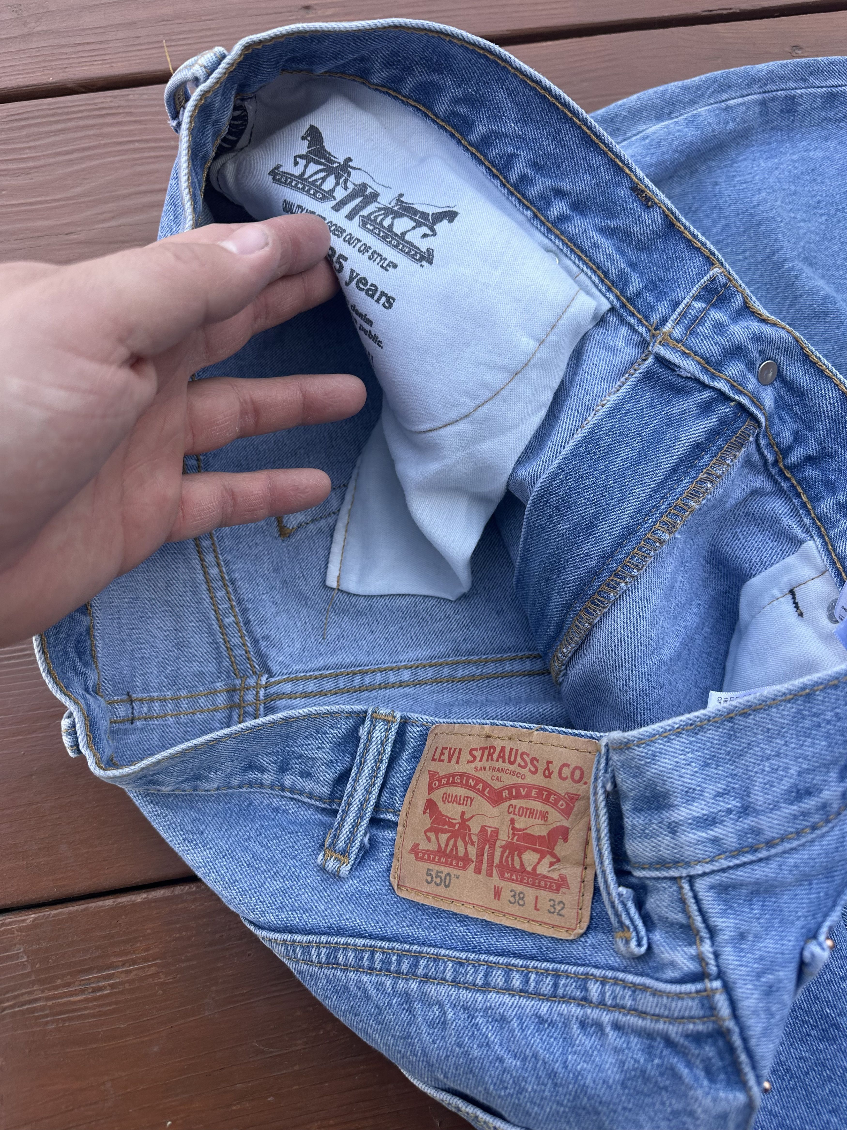 Levi's × Vintage Men’s Vintage Blue Jeans Levi’s 550 Size:38/32 Size US 38 / EU 54 - 13 Thumbnail