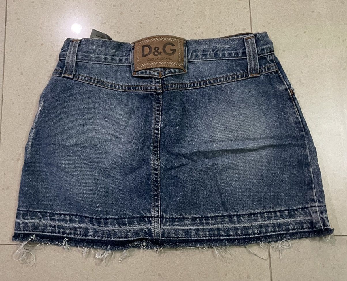 Dolce & Gabbana Dolce & Gabbana Distressed Denim Mini Skirt. Size 26" / US 2 / IT 38 - 2 Thumbnail