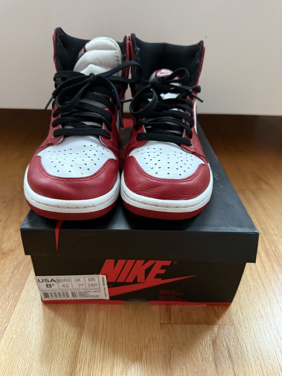Jordan Brand × Nike Air Jordan 1 High chicago 2015 (size 8.5) Size US 8.5 / EU 41-42 - 8 Thumbnail
