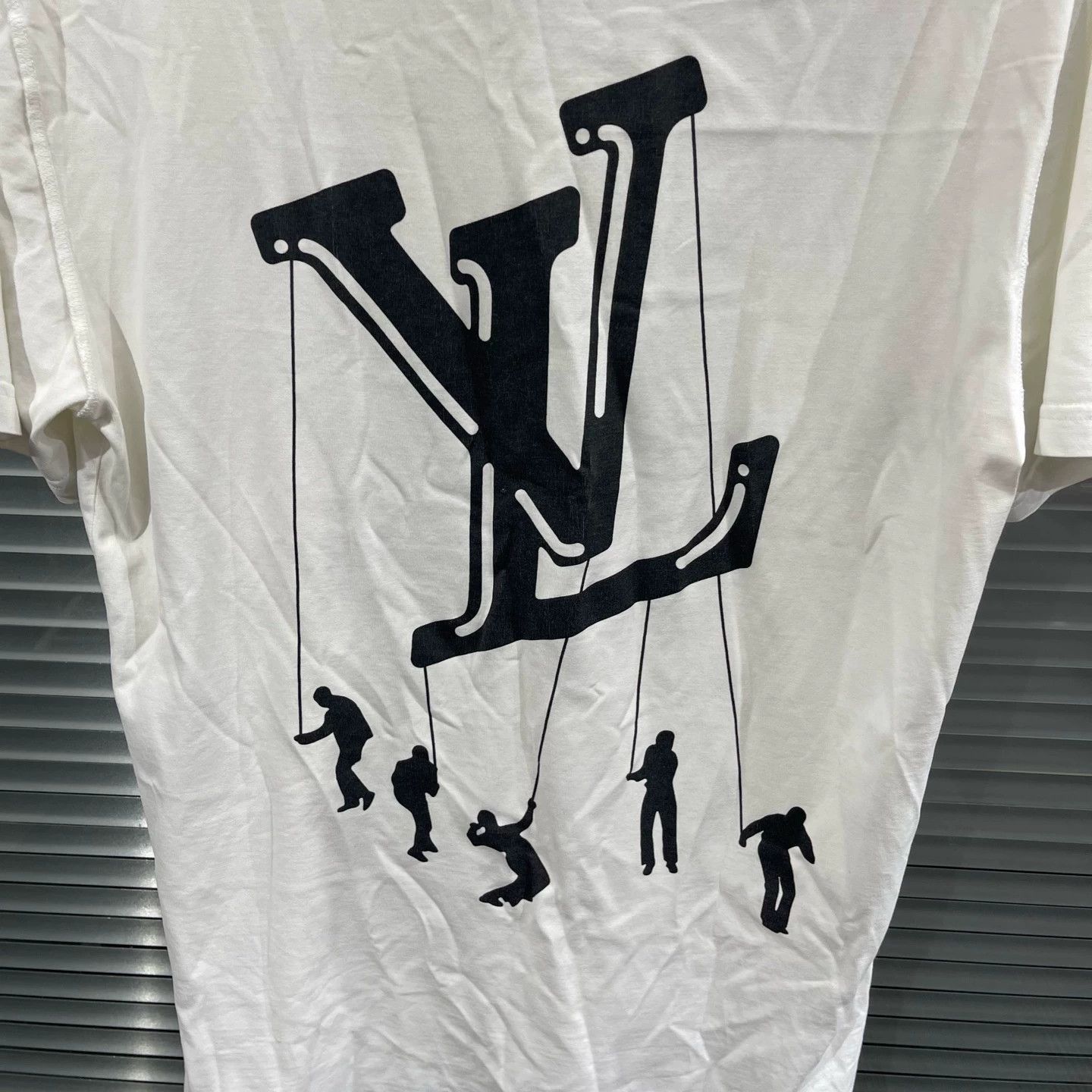 Louis Vuitton Louis Vuitton Paratrooper Print Short Sleeve T-shirt XL Size US XL / EU 56 / 4 - 5 Thumbnail