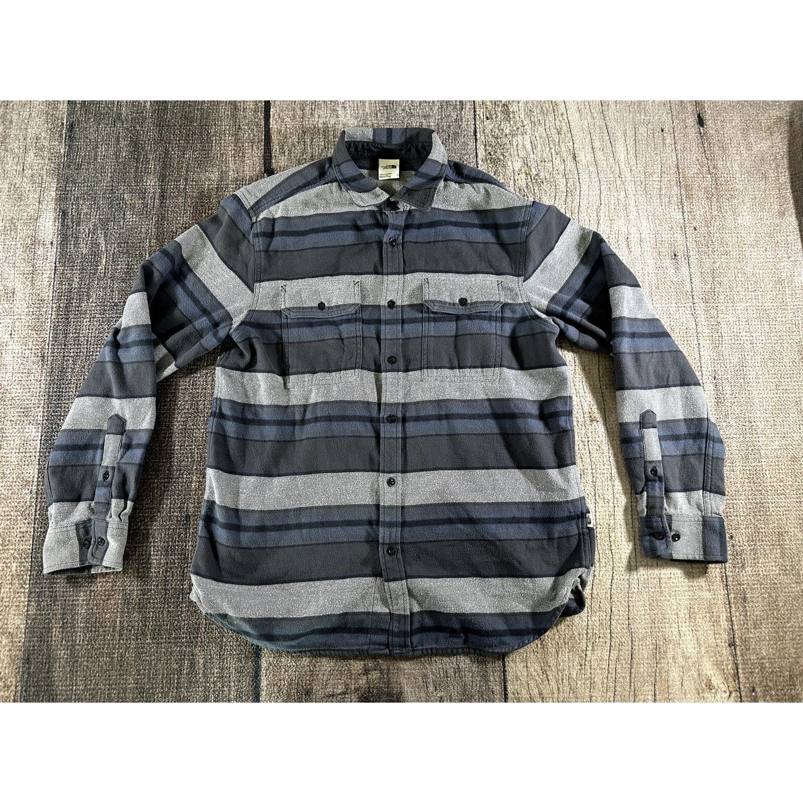 The North Face The North Face Arroyo Flannel Button Up Shirt Striped Mens L Size US L / EU 52-54 / 3 - 1 Thumbnail