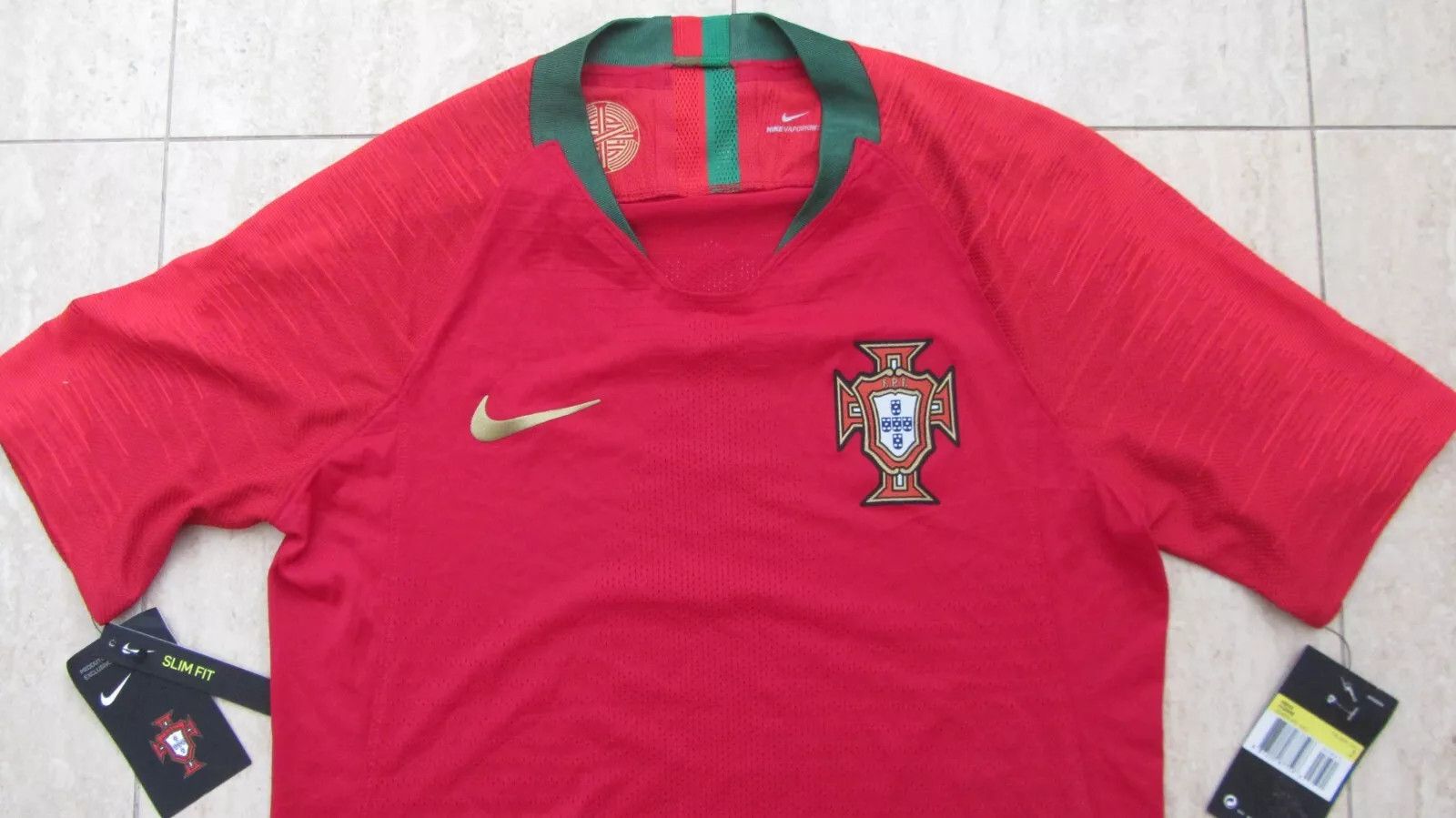 Nike NEW 2018 Nike Vaporknit Portugal Shirt Football COLLECTOR'S Size US S / EU 44-46 / 1 - 1 Thumbnail