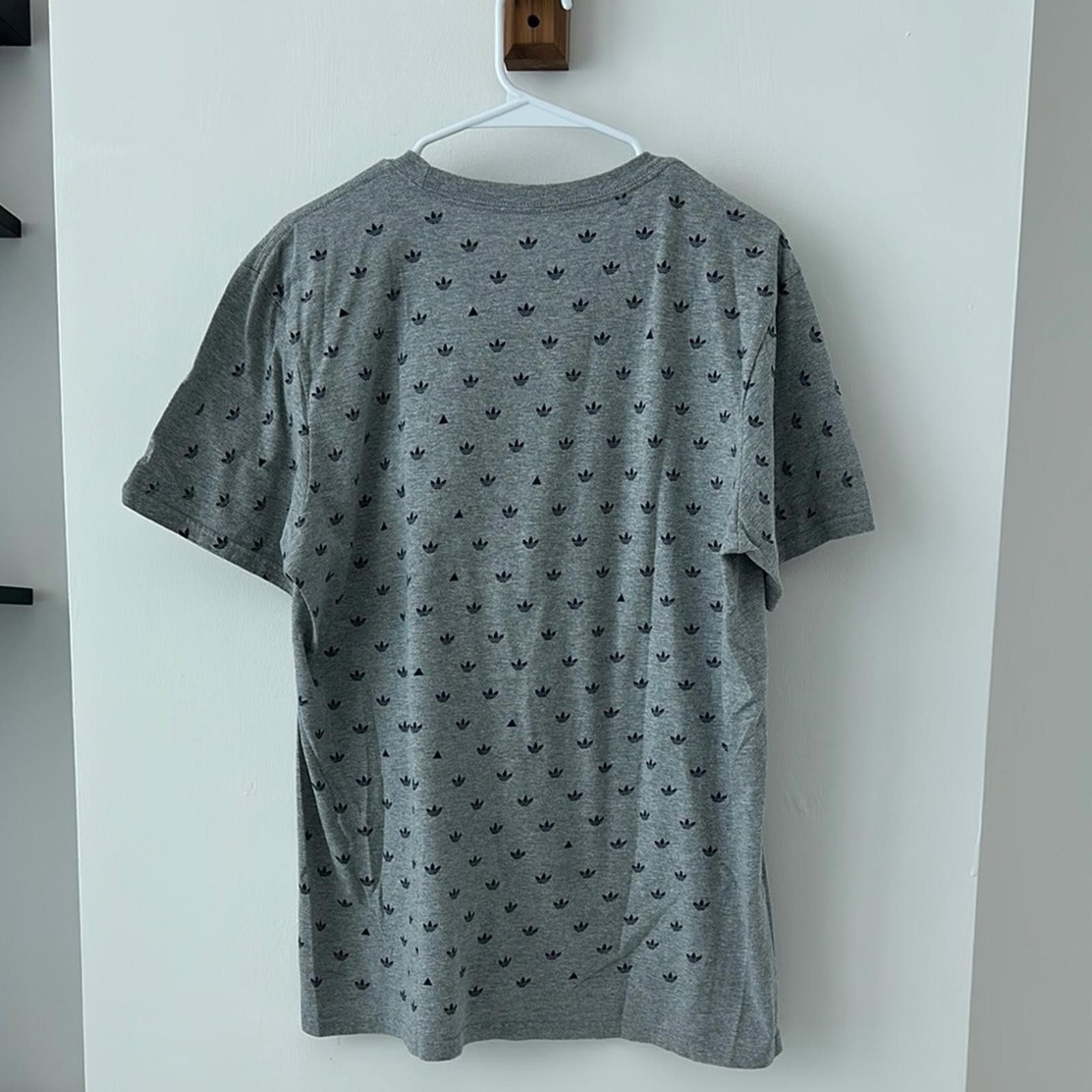 Adidas Adidas Gray Short Sleeve Tee with Pattern Size US L / EU 52-54 / 3 - 4 Thumbnail