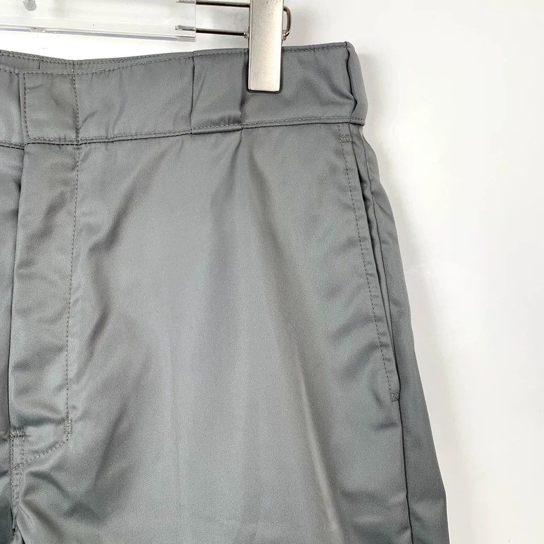 Prada Prada Gray triangle zipper casual shorts 2501-Nextarrow Size US 32 / EU 48 - 3 Thumbnail