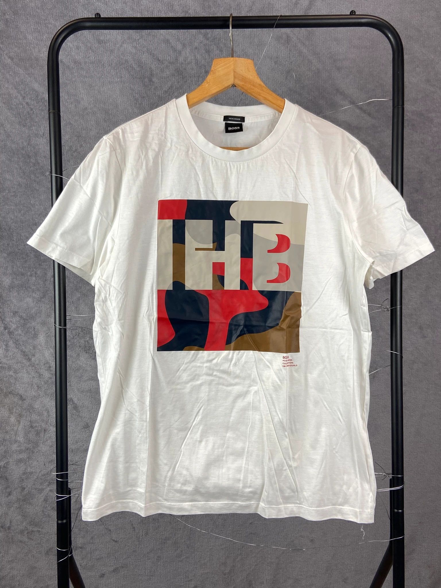Hugo Boss Hugo Boss White Tee / Quiet Luxury Essential (L) Size US L / EU 52-54 / 3 - 1 Thumbnail
