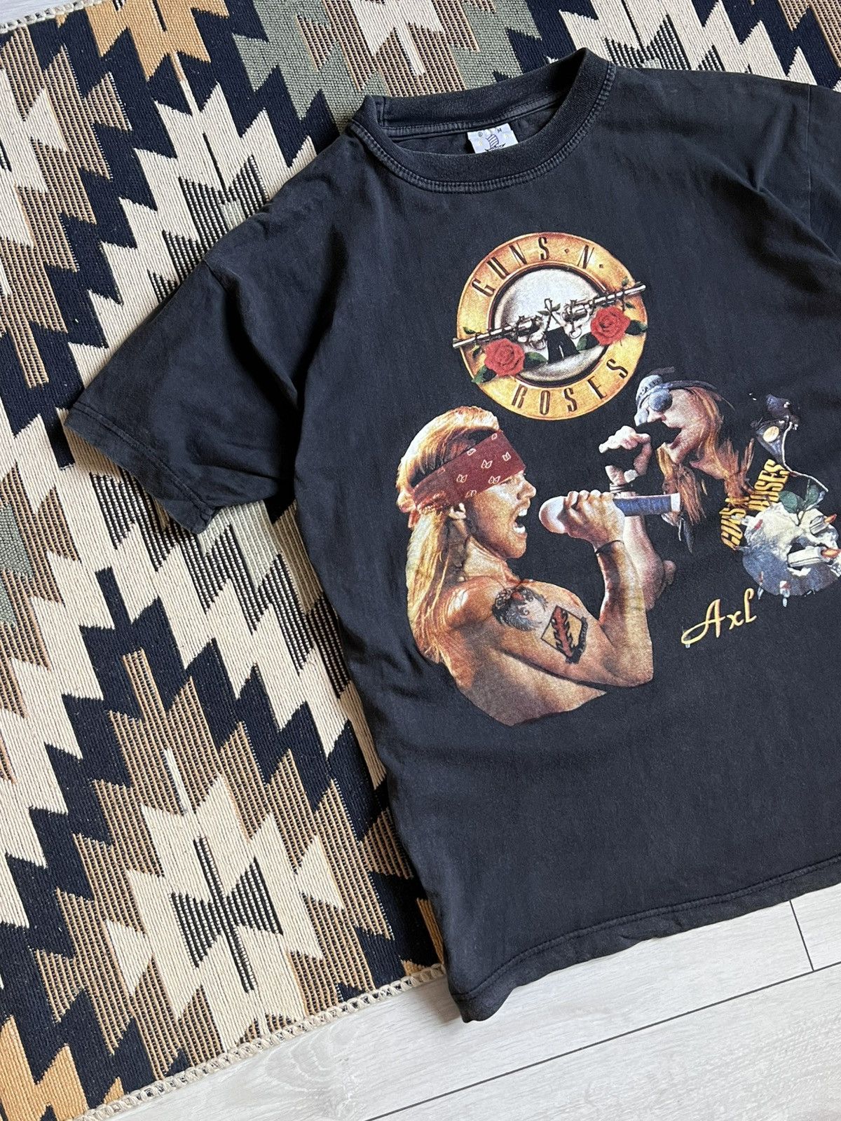 Band Tees Guns N’ Roses Vintage 90’s Axl T-shirt Size US M / EU 48-50 / 2 - 3 Thumbnail