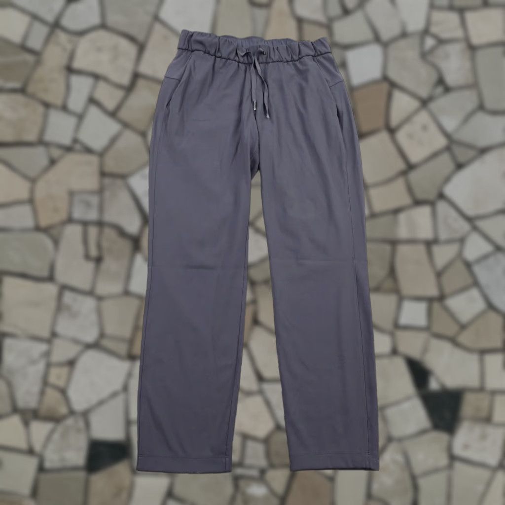 Lululemon Lululemon Pants Womens 6 Gray Dark Shadow On The Fly Pant 28" Joggers Athletic Size 28" / US 6 / IT 42 - 1 Thumbnail
