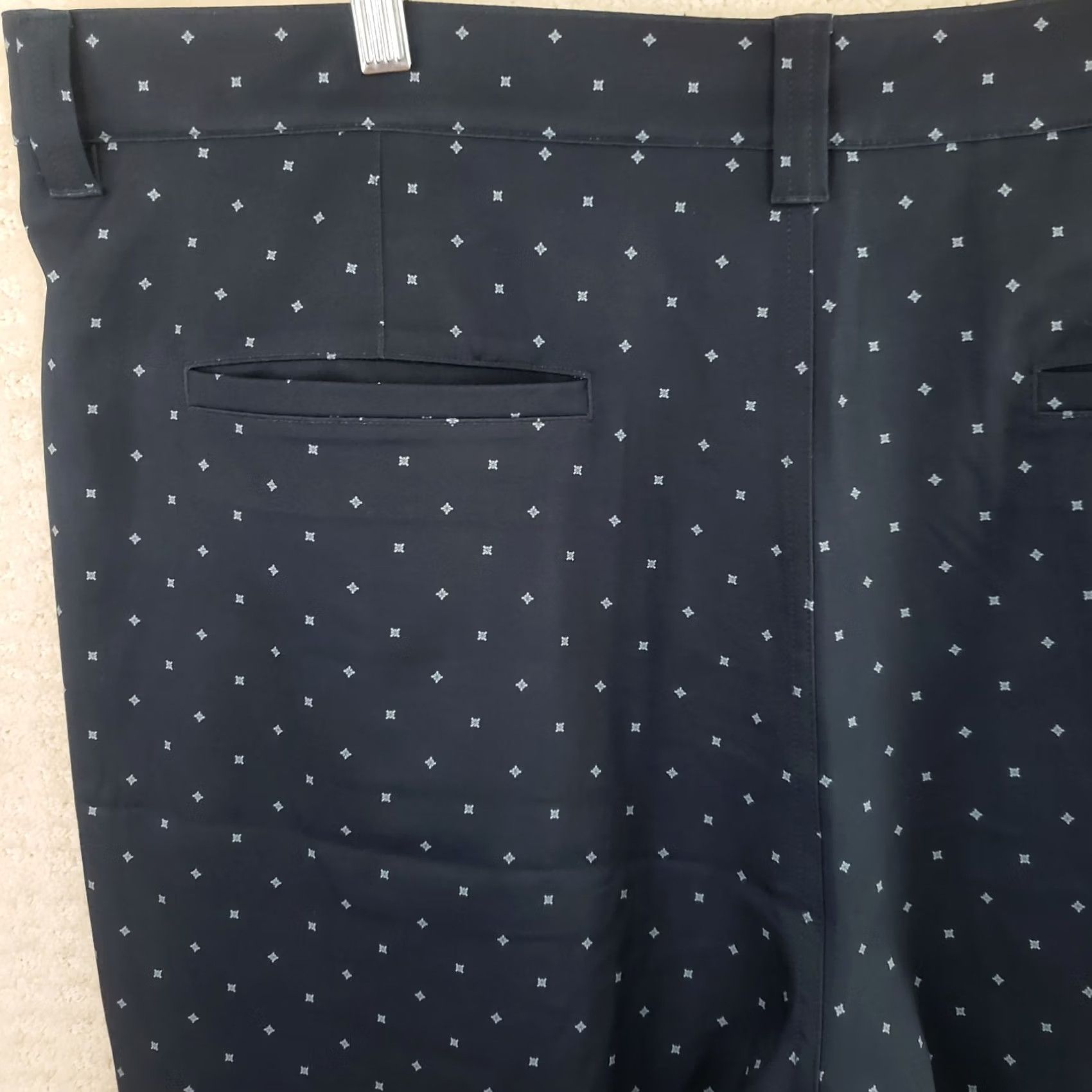 TravisMathew Travis Mathew Shorts Mens 40x9 Navy Geometric Pattern Golf Casual Performance Size US 40 / EU 56 - 7 Thumbnail