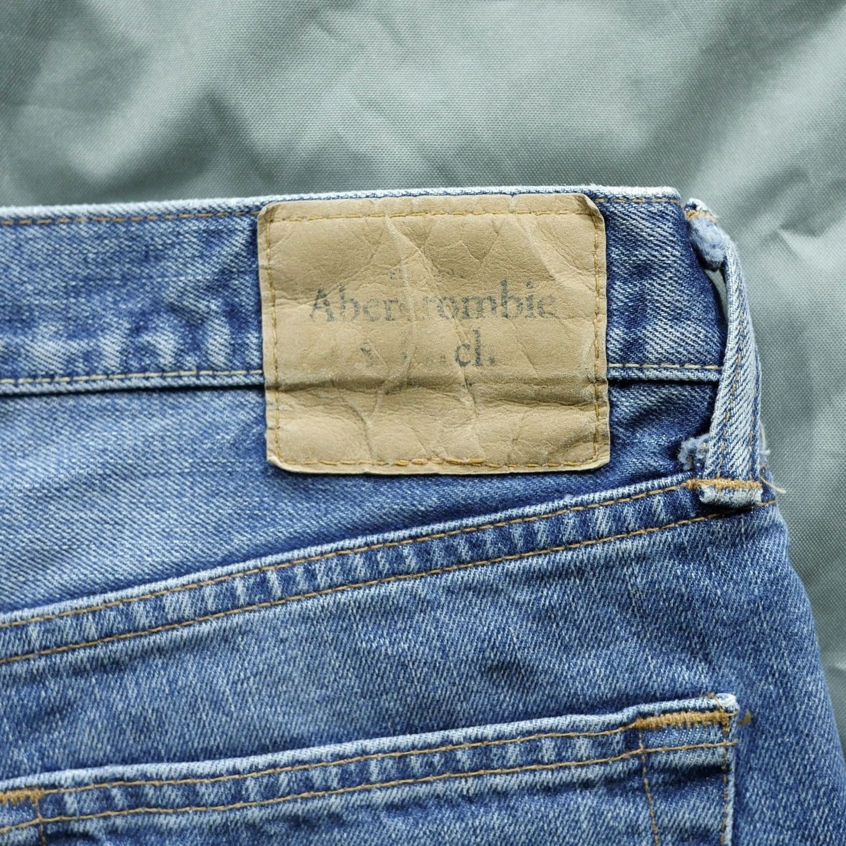 Abercrombie & Fitch Abercrombie & Fitch Jeans Mens 31x32 Blue Dark Wash Denim Skinny Slim Distressed Logo 5-Pocket Mens Skinny Jeans Size US 31 - 4 Thumbnail