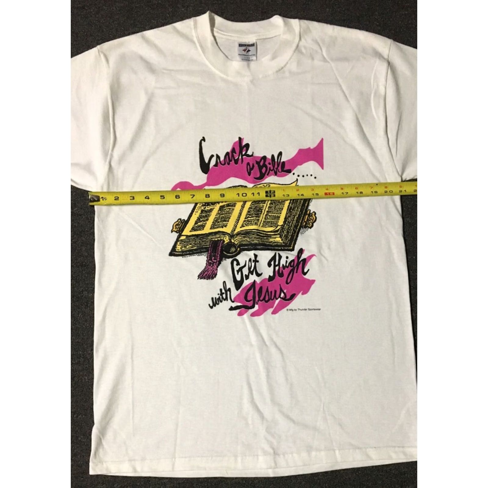 Vintage VINTAGE Get High With Jesus Shirt L White 80s Religion Christian Humor Joke Bible Crack A Bible Funny Men T-Shirt US-Style Size US L / EU 52-54 / 3 - 5 Thumbnail