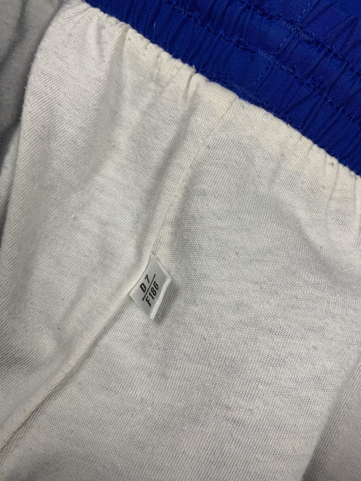 Adidas Vintage Adidas Blue Retro Nylon Suit Sweatpants Size 36 90’s Size US 36 / EU 52 - 14 Thumbnail