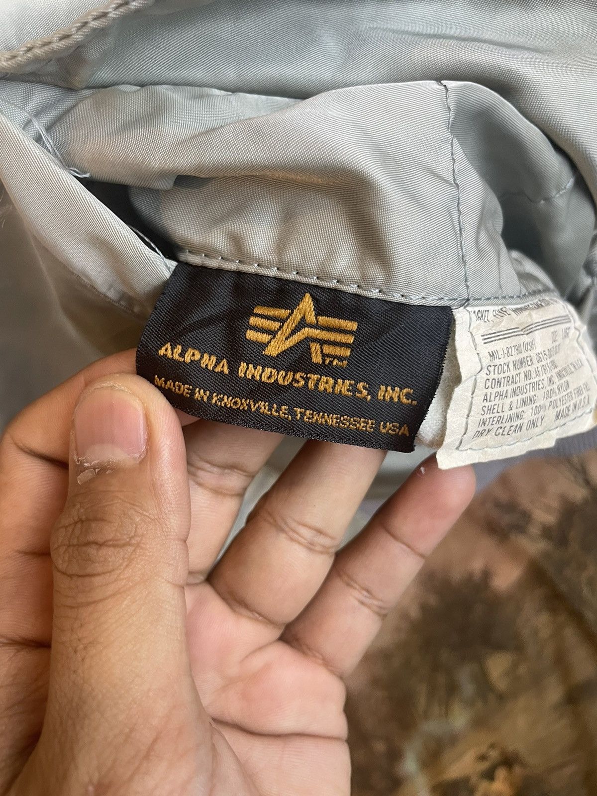 Vintage Vintage alpha industries reverse Bomber Jacket made in USA Size US L / EU 52-54 / 3 - 7 Thumbnail