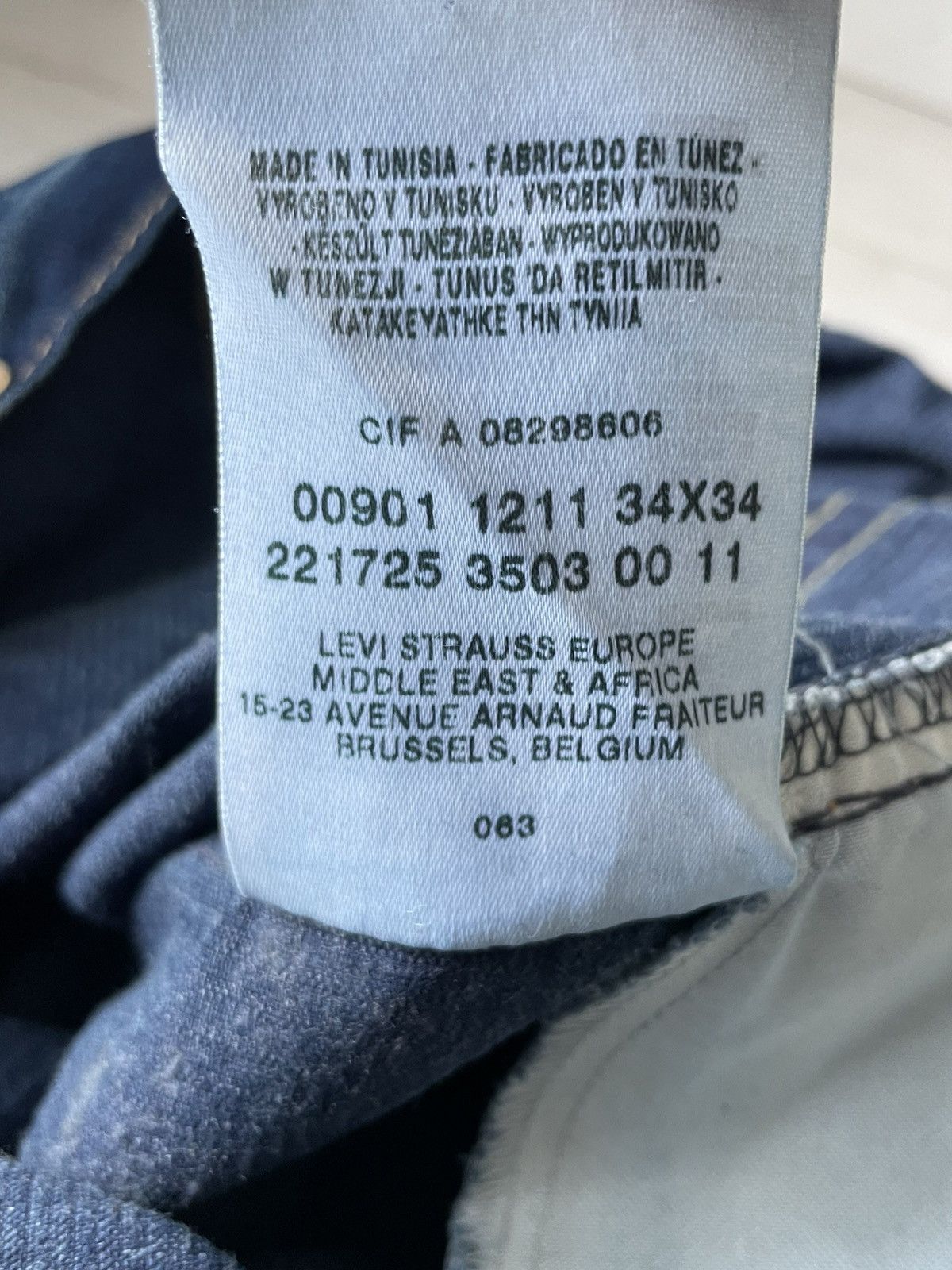 Levi's Vintage Levi’s 901 Denim Jeans 90’s Dark Blue Bootcut RARE Size US 34 / EU 50 - 10 Thumbnail