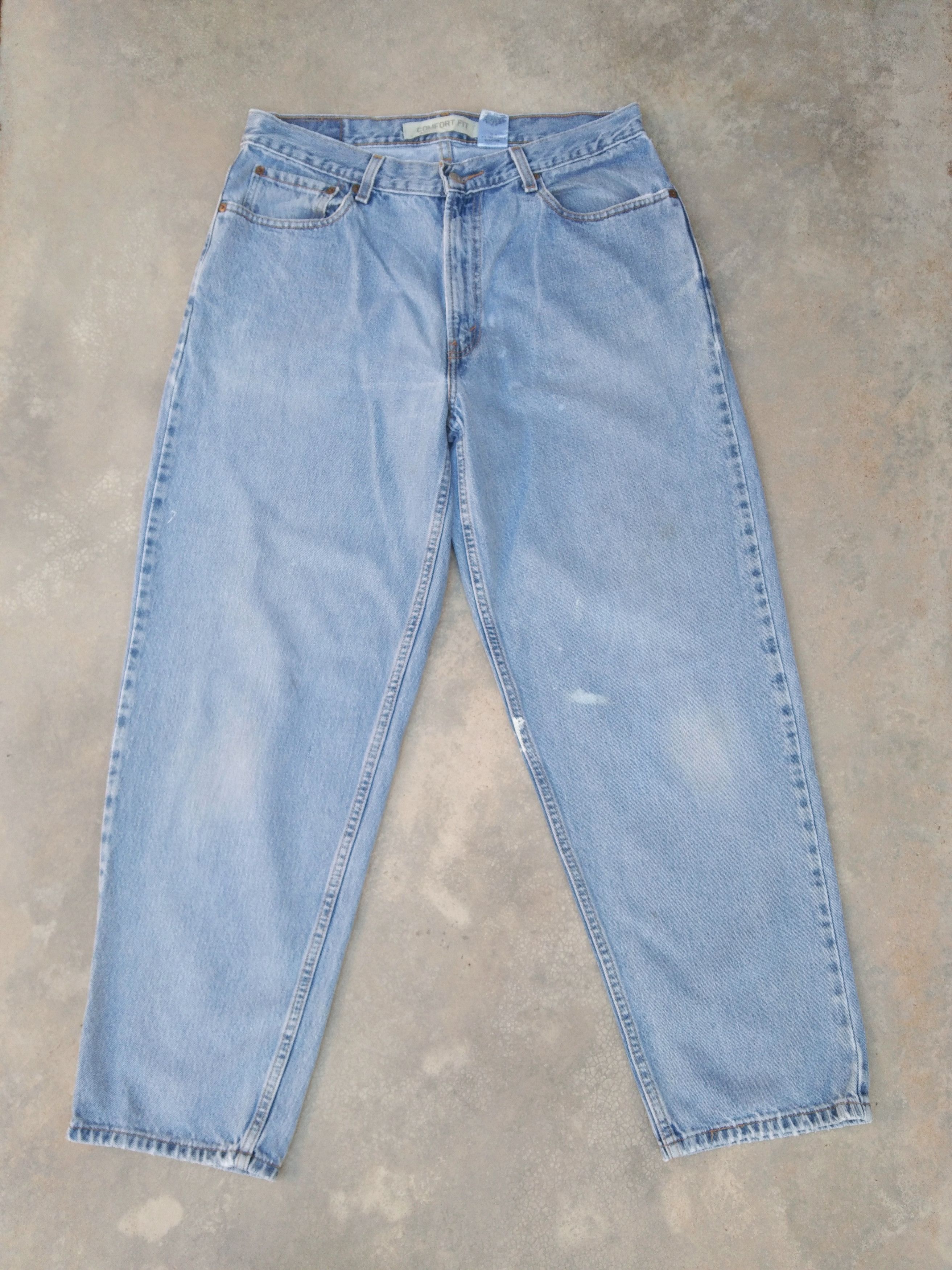 Levi's Vintage Levi's Jeans 560 Light Wash Relaxed Denim 34x30 Size US 34 / EU 50 - 1 Thumbnail
