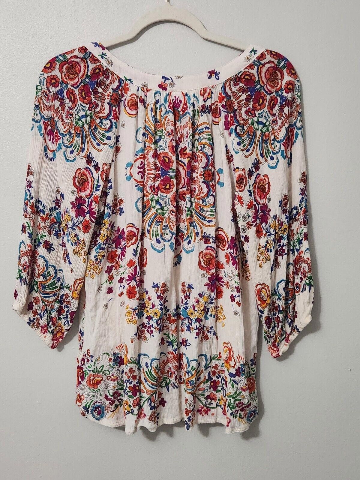 Designer Bila Top Size Large V Neck Boho Hippie Floral Short Sleeve Size L / US 10 / IT 46 - 2 Thumbnail