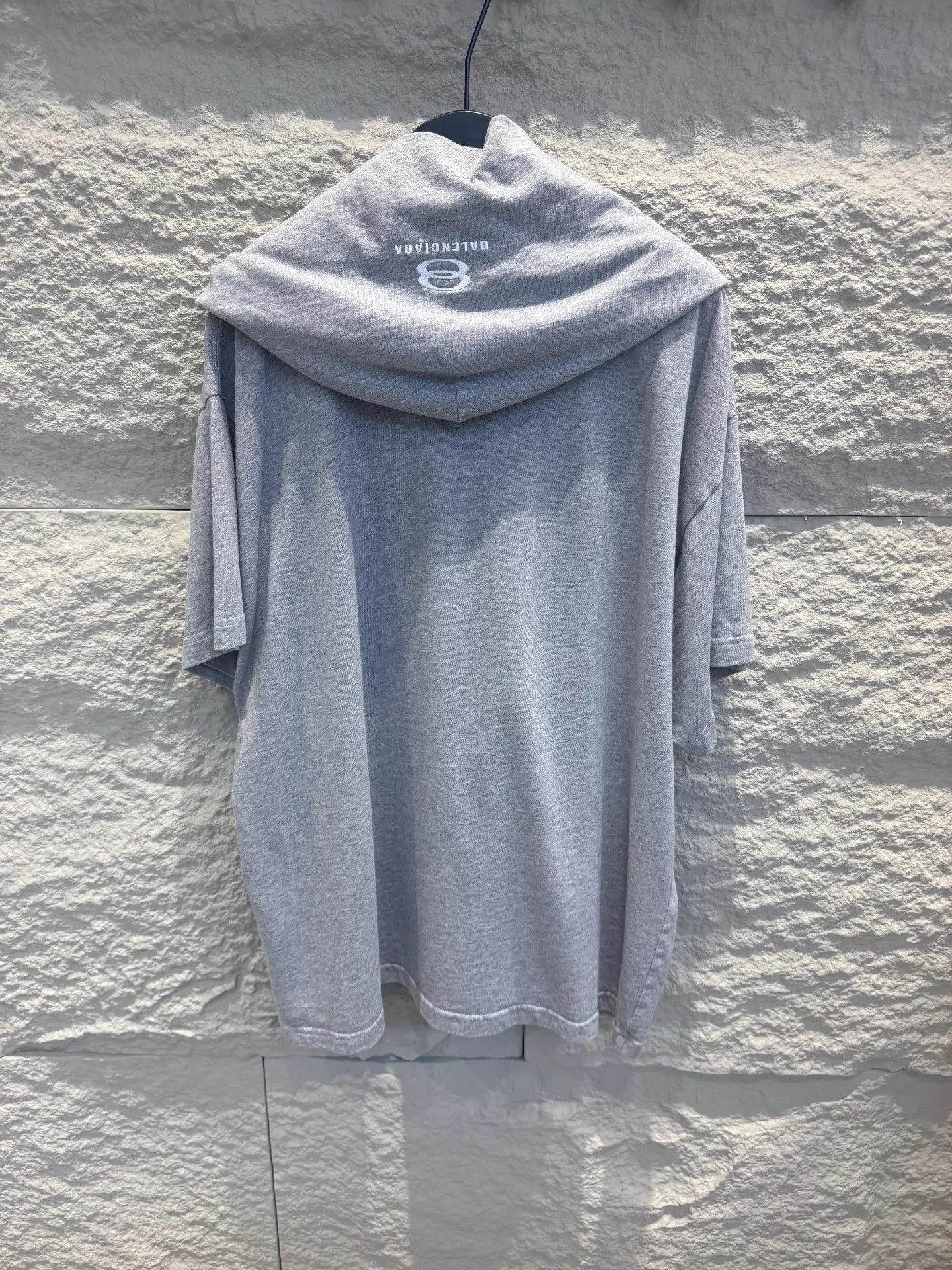 Balenciaga Balenciaga Gray Hooded Short Sleeve T-Shirt Unisex Size US S / EU 44-46 / 1 - 3 Thumbnail