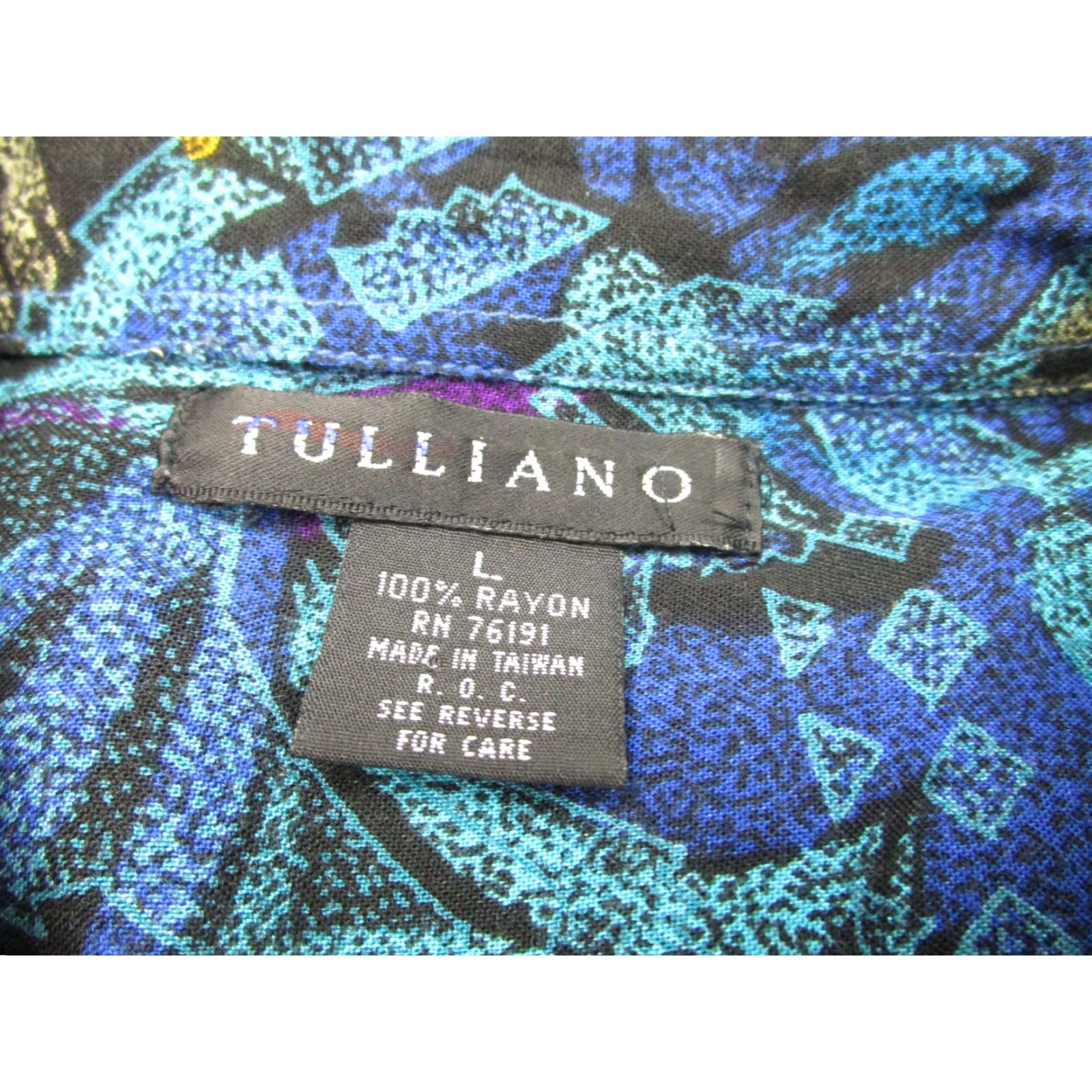 Vintage VINTAGE Tulliano Shirt Men Blue Floral All-Over 90s 90s Weave Button-Up L Adult Regular Size L Blue Floral Pattern Mens Shirt Size US L / EU 52-54 / 3 - 5 Thumbnail