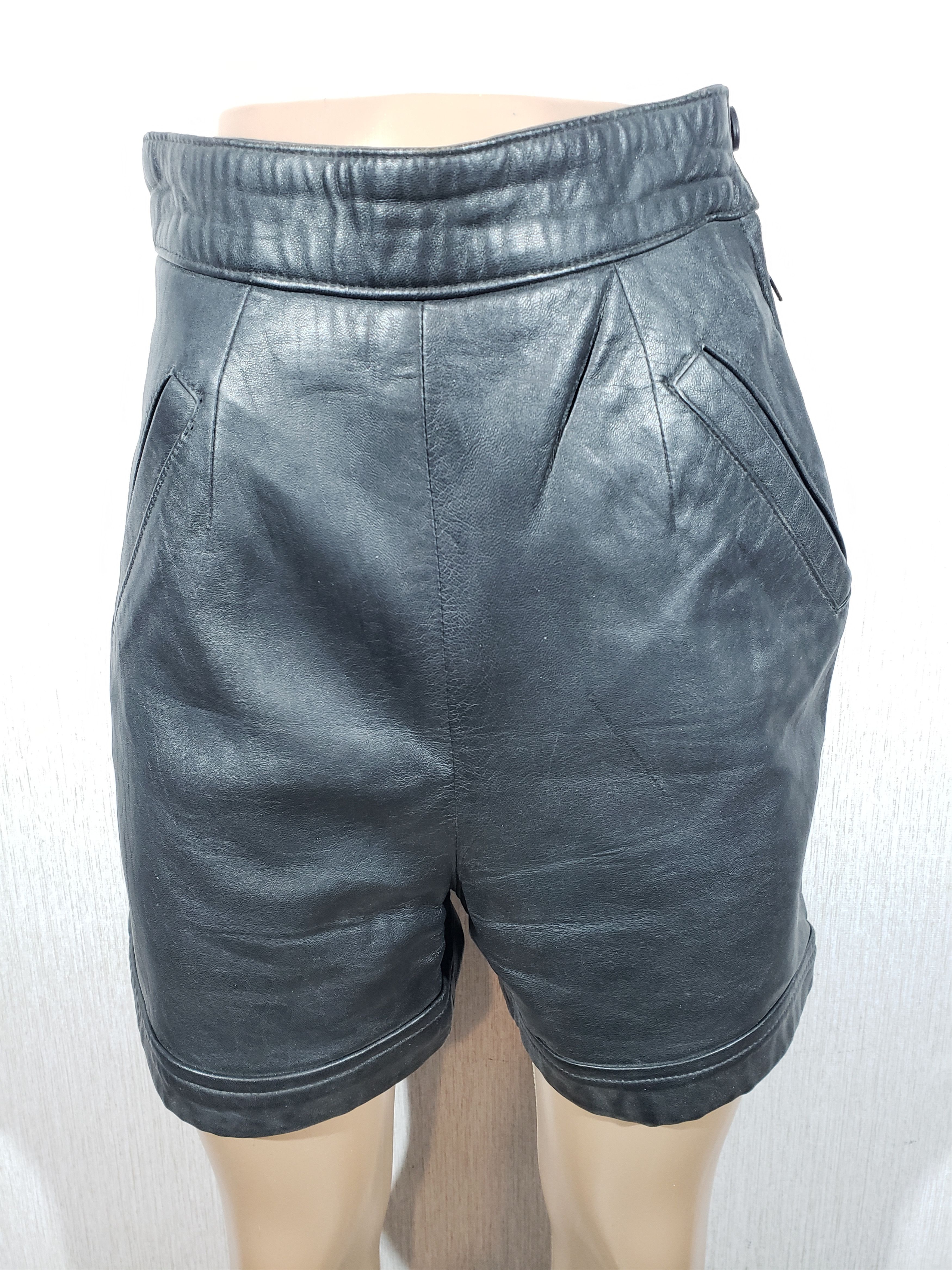Genuine Leather Stylish black leather women's shorts with pockets. Size 25" / US 0 / IT 36 - 1 Thumbnail