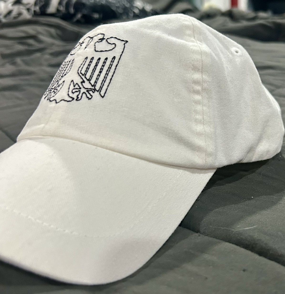 Yeezy Yeezy Vultures Korea Exclusive Strap Back Hat "White" Size ONE SIZE - 5 Thumbnail