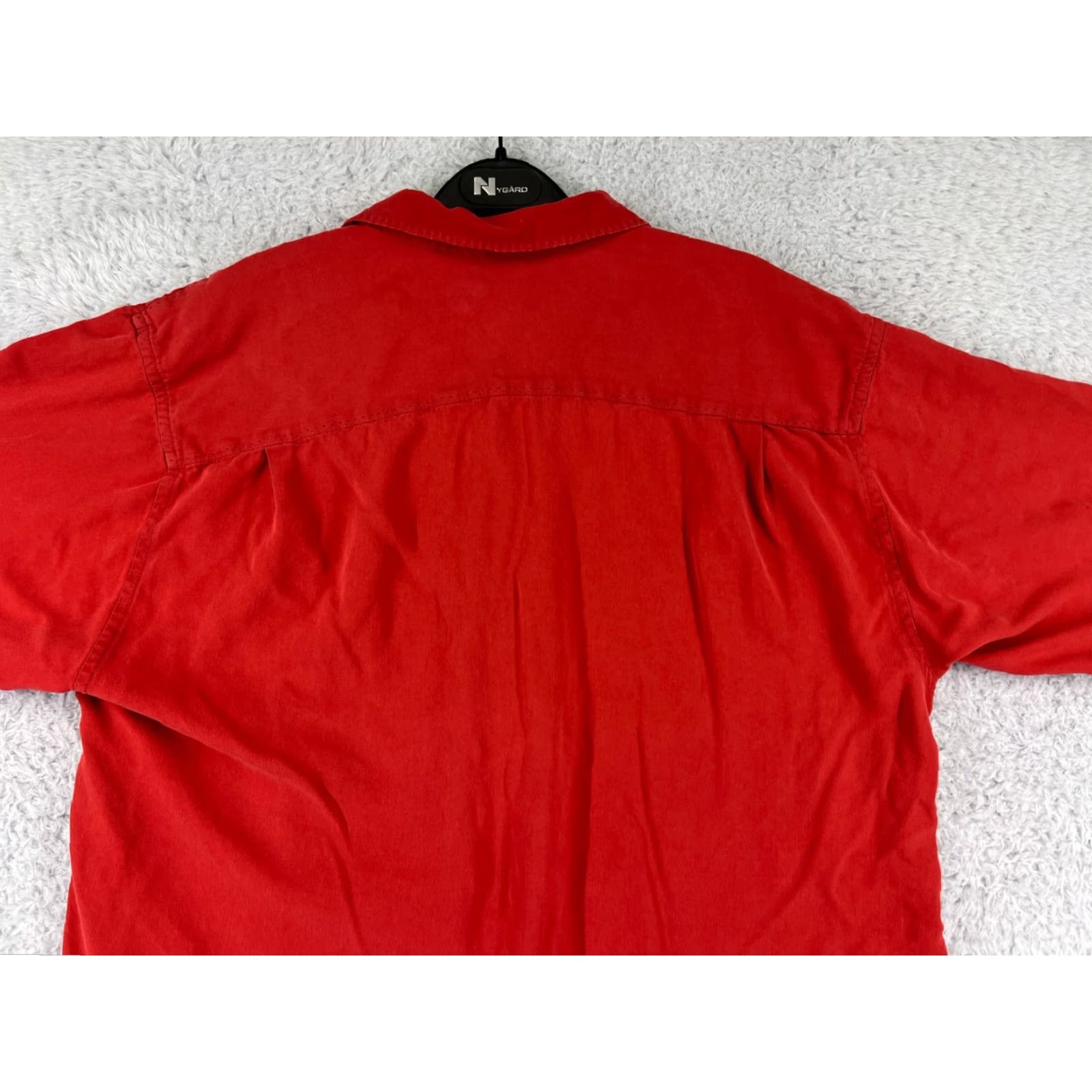 Tommy Bahama VINTAGE Tommy Bahama Shirt Mens Large Red Solid Button Up Silk Hawaiian Camp Beach READ Size US L / EU 52-54 / 3 - 7 Thumbnail