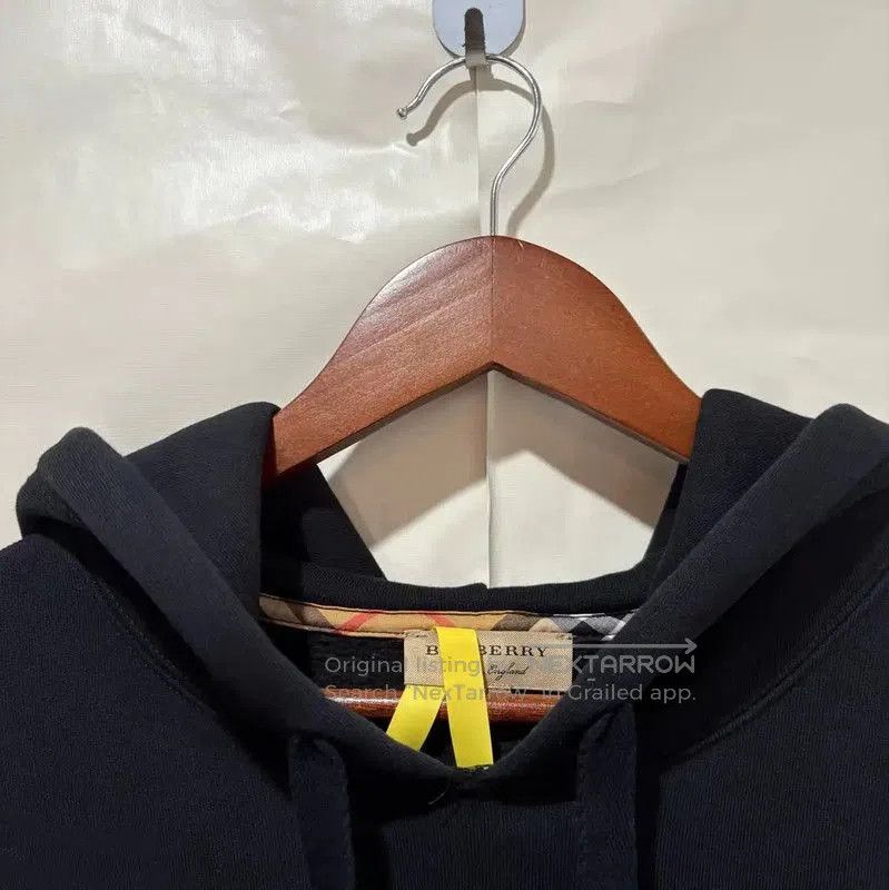 Burberry Burberry Black Logo Hooded Sweatshirt for Women. Size XS / US 0-2 / IT 36-38 - 3 Thumbnail