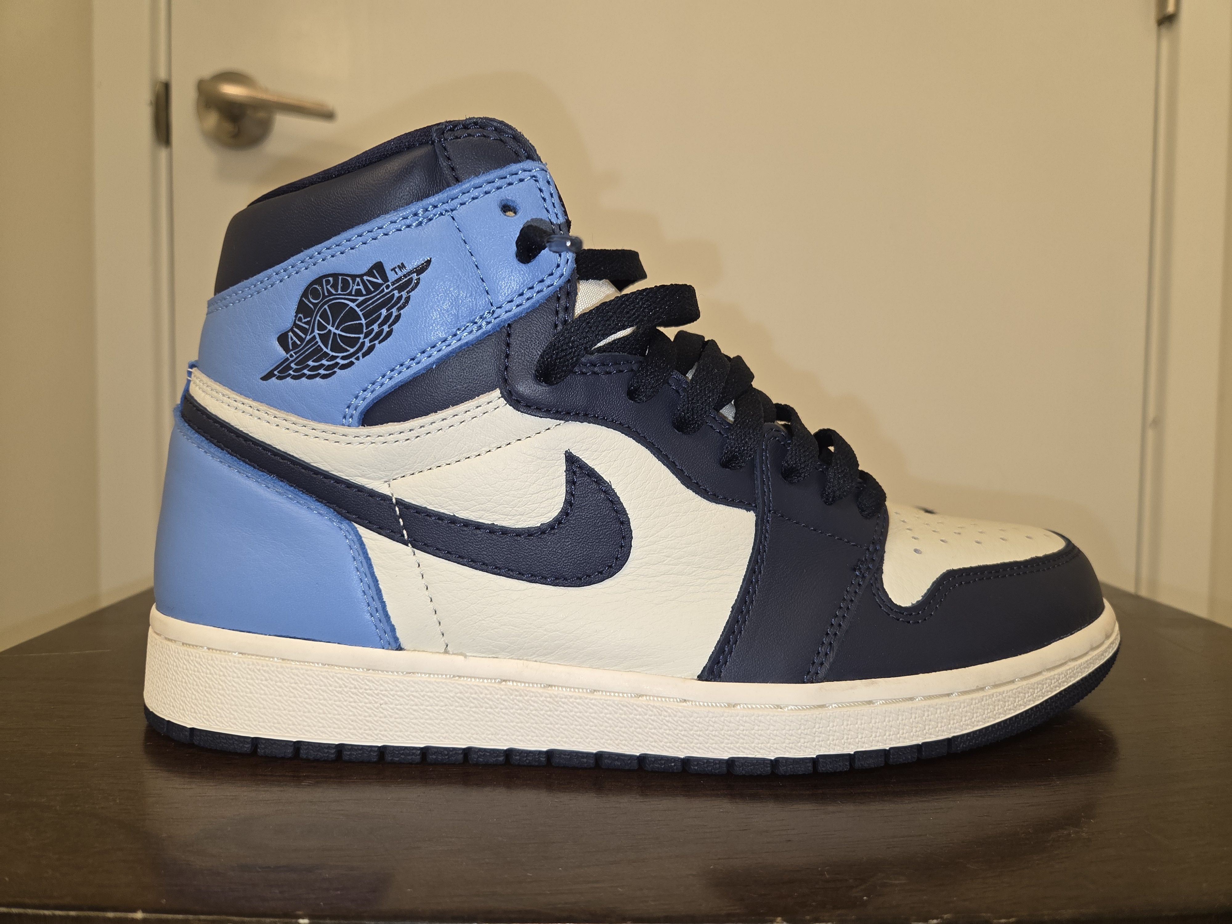 Jordan Brand Retro Air Jordan 1 obsidian, size 9.5 Size US 9.5 / EU 42-43 - 4 Thumbnail