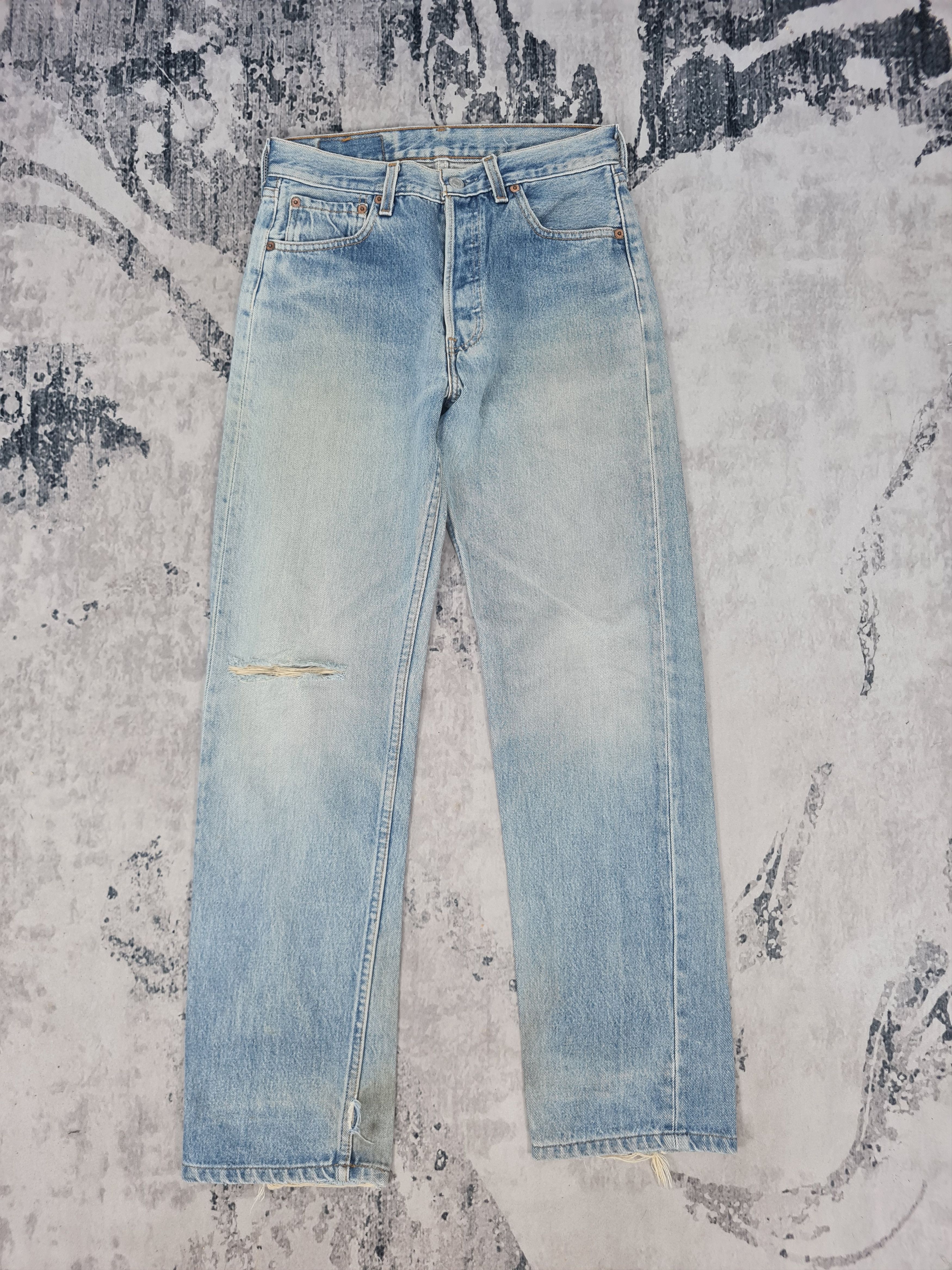 image of VTG 90's Levis 501 Light Blue Ripped Jeans L0406 Size 28X30, Men's