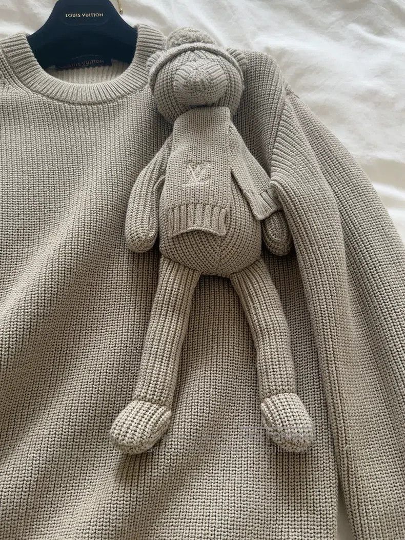 Louis Vuitton Louis Vuitton Grey teddy bear sweater Size US M / EU 48-50 / 2 - 3 Thumbnail