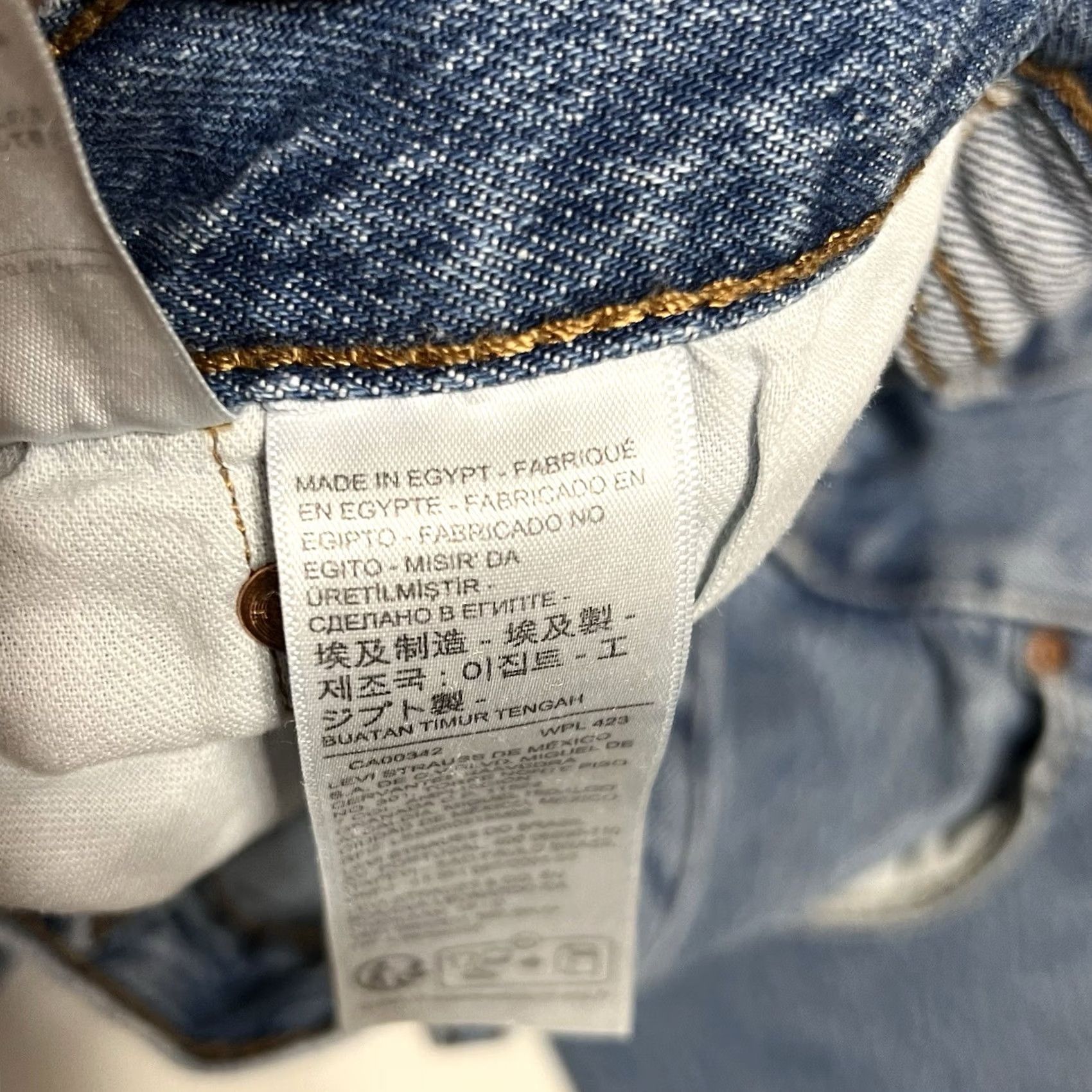 Levi's Levi's 501 Jeans Denim Medium Wash Blue Button-Fly 38x34 Regular Mens Pants Straight Size US 38 / EU 54 - 7 Thumbnail