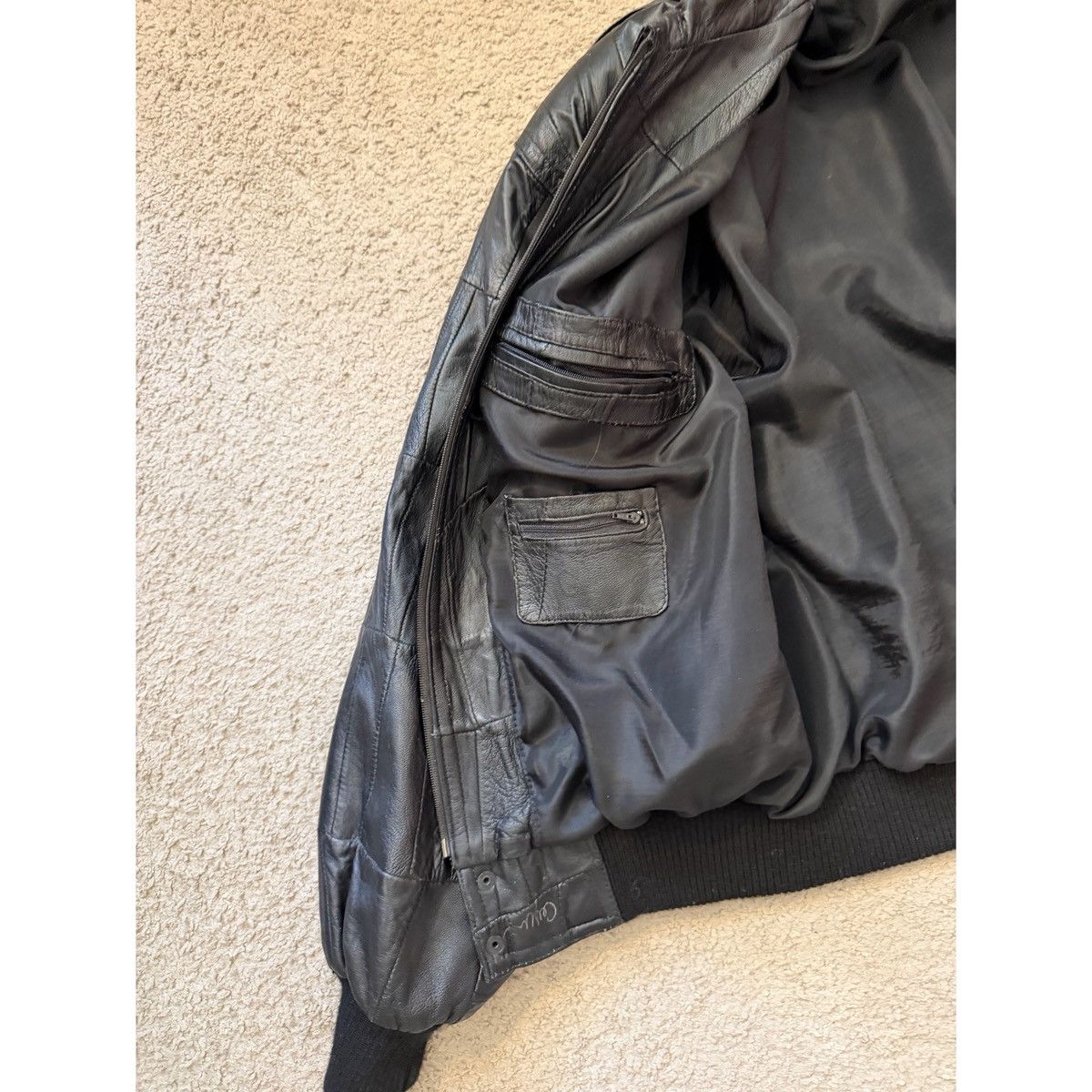 Vintage VINTAGE BLACK PATCHWORK BOMBER LEATHER JACKET Size US M / EU 48-50 / 2 - 24 Thumbnail