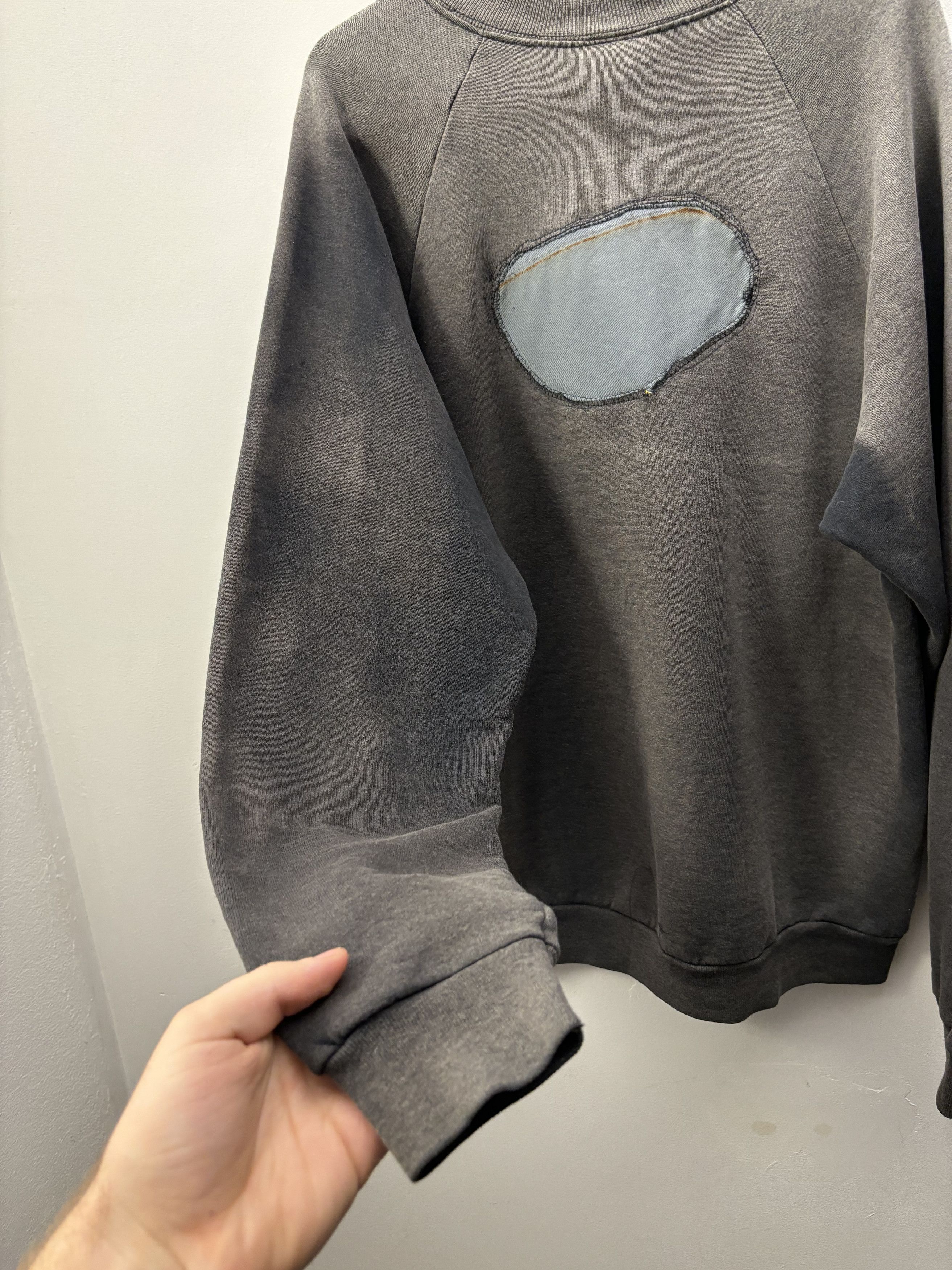 Vintage Vintage Faded Repaired Screen Stars Sweatshirt Size US L / EU 52-54 / 3 - 3 Thumbnail