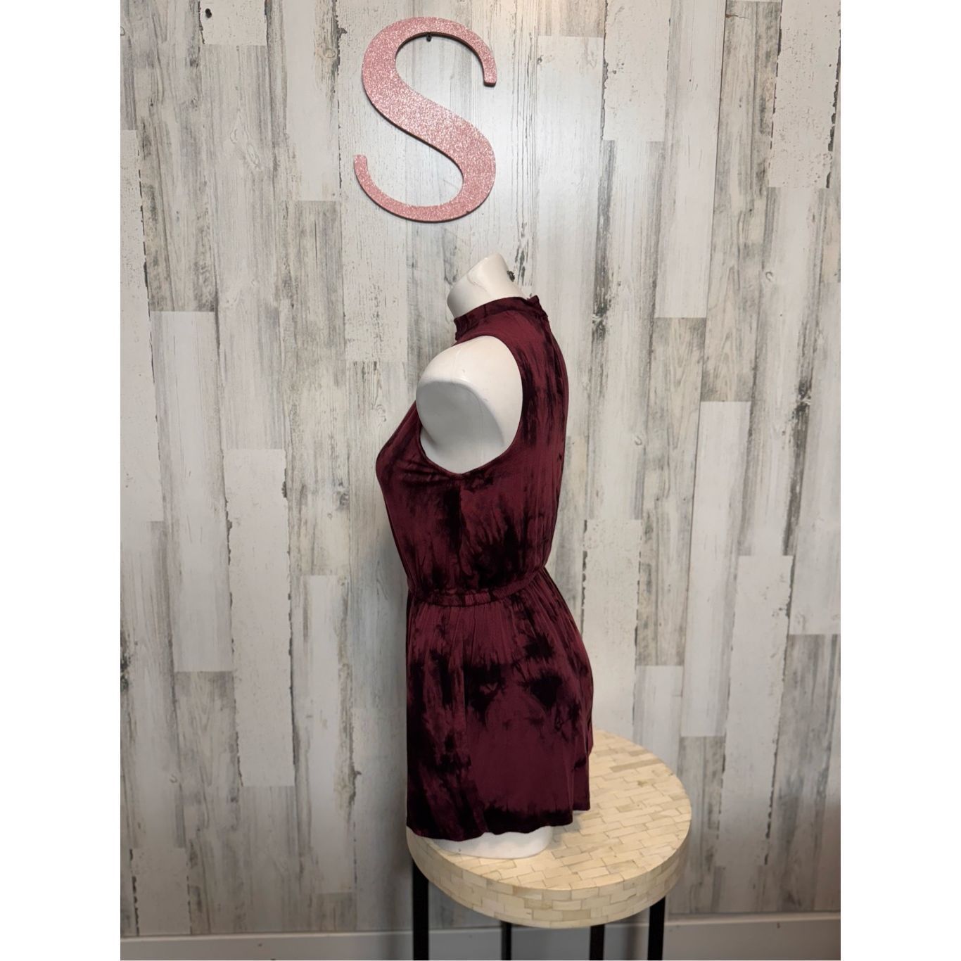 Other Ginger G Maroon Tie Dye Mock Neck Keyhole Romper Size SMALL Size 26" / US 2 / IT 38 - 2 Thumbnail