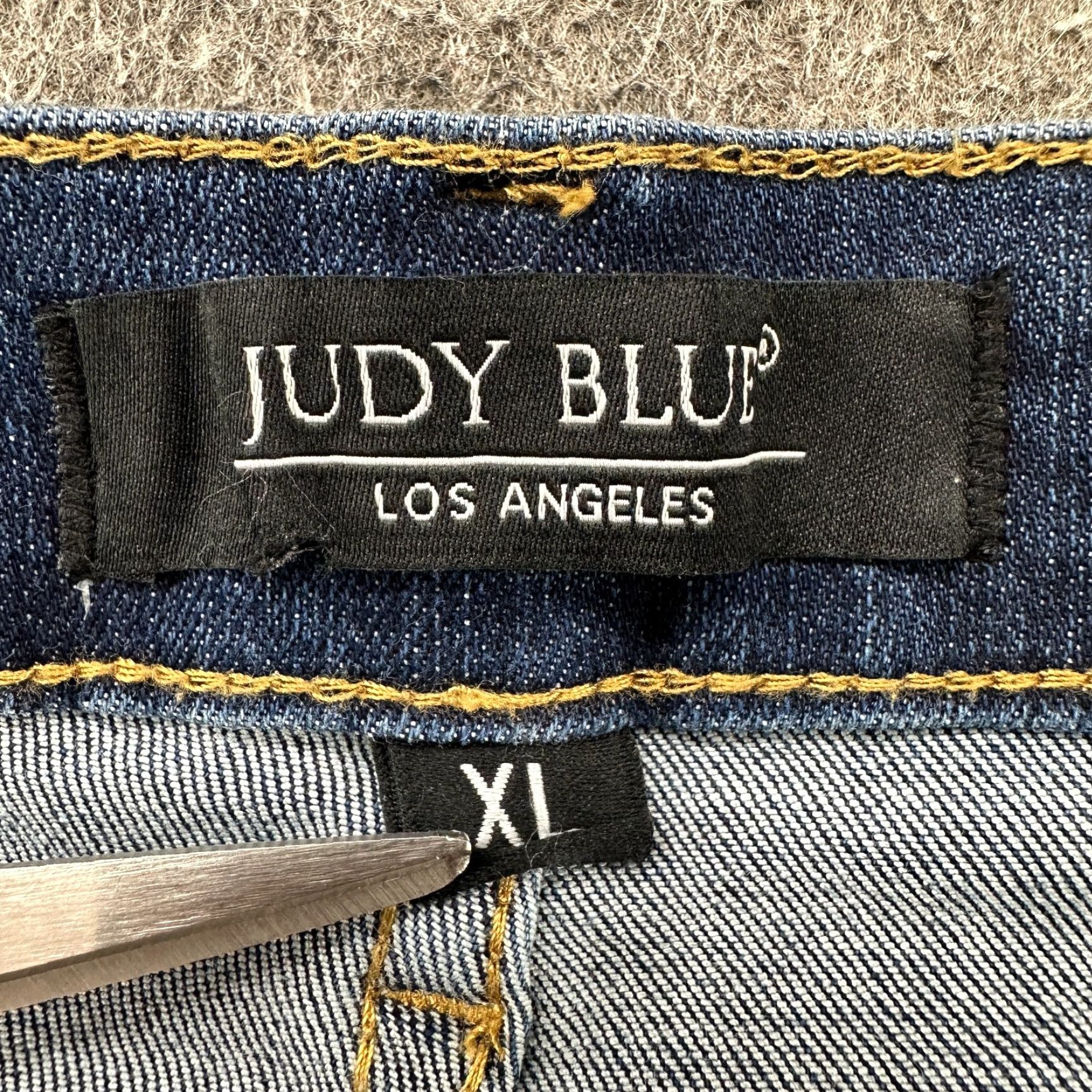 Denime Judy Blue Shorts Womens XL Denim Cotton Spandex Dark Wash 5-Pocket Flat Front Zip Inseam 6 in Casual Summer Stretch Size 40" / US 18 - 3 Thumbnail