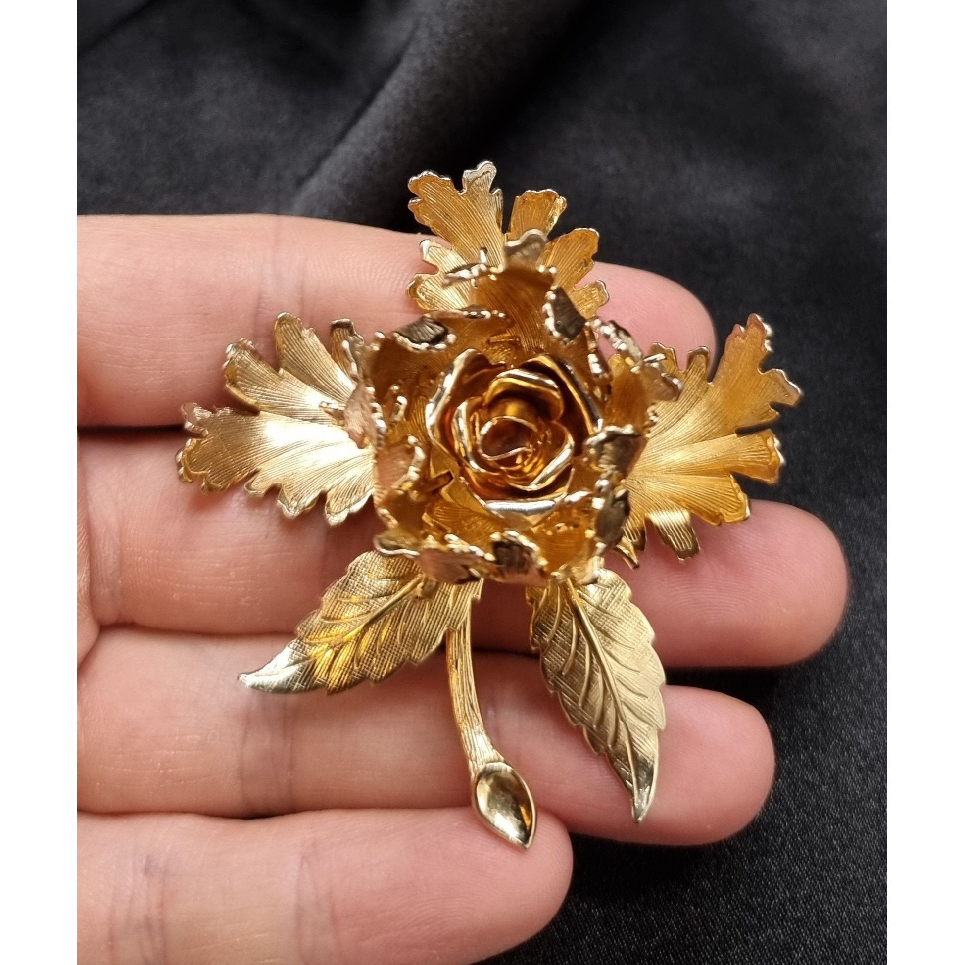 Vintage Rare Find Vintage Warner 1960's Gold-Tone Mechanical Rose Br Size ONE SIZE - 6 Thumbnail