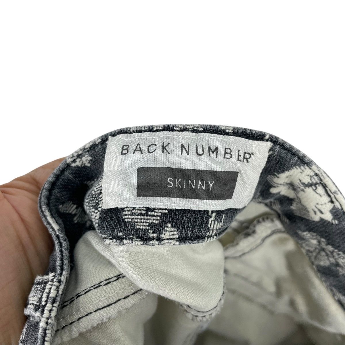 Japanese Brand Back Number Japan Floral Overprint Skinny Jeans Size US 26 / EU 42 - 9 Thumbnail
