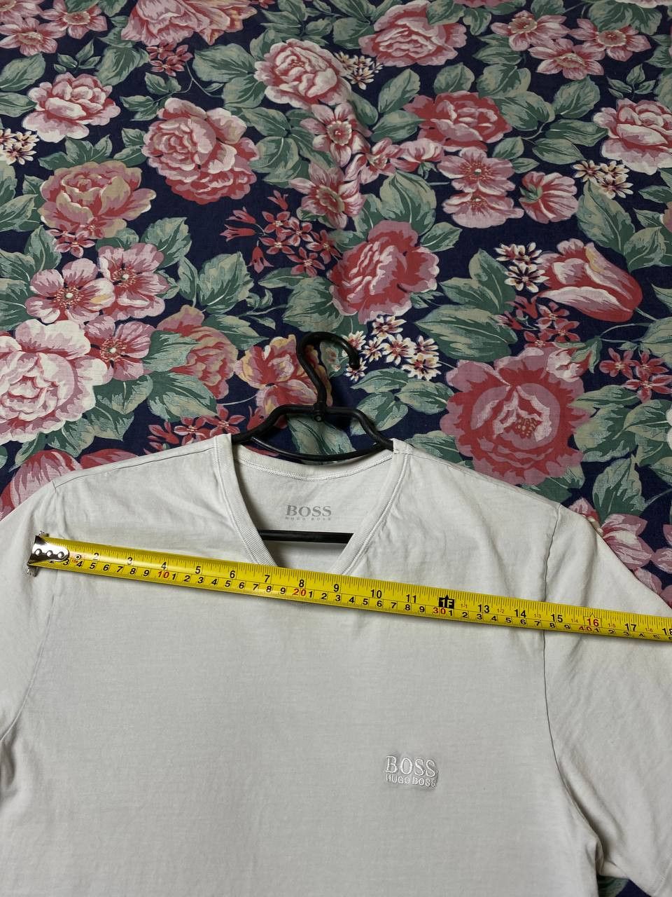 Hugo Boss × Vintage Hugo Boss T-Shirt Mens S Short Sleeve White Size US S / EU 44-46 / 1 - 11 Thumbnail
