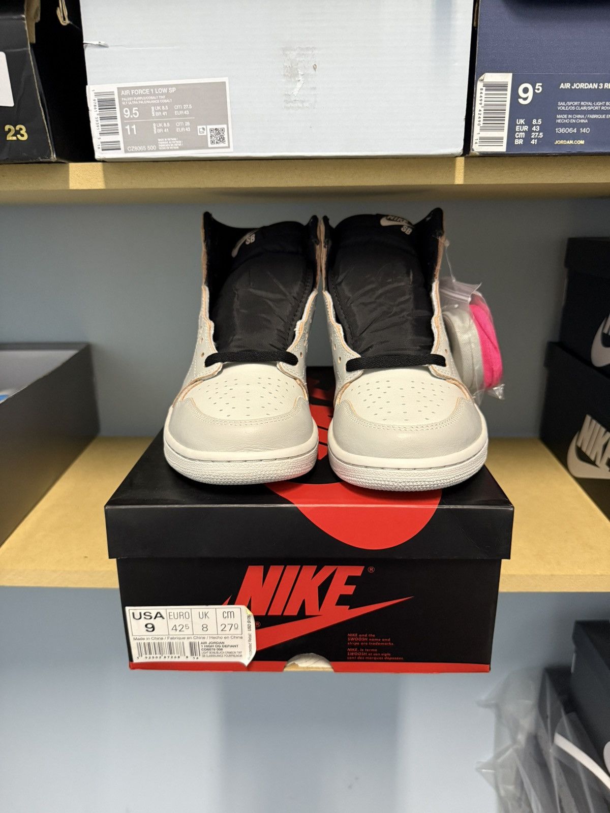 Jordan Brand Air Jordan 1 NYC to Paris Size 9 Brand New Size US 9 / EU 42 - 2 Thumbnail