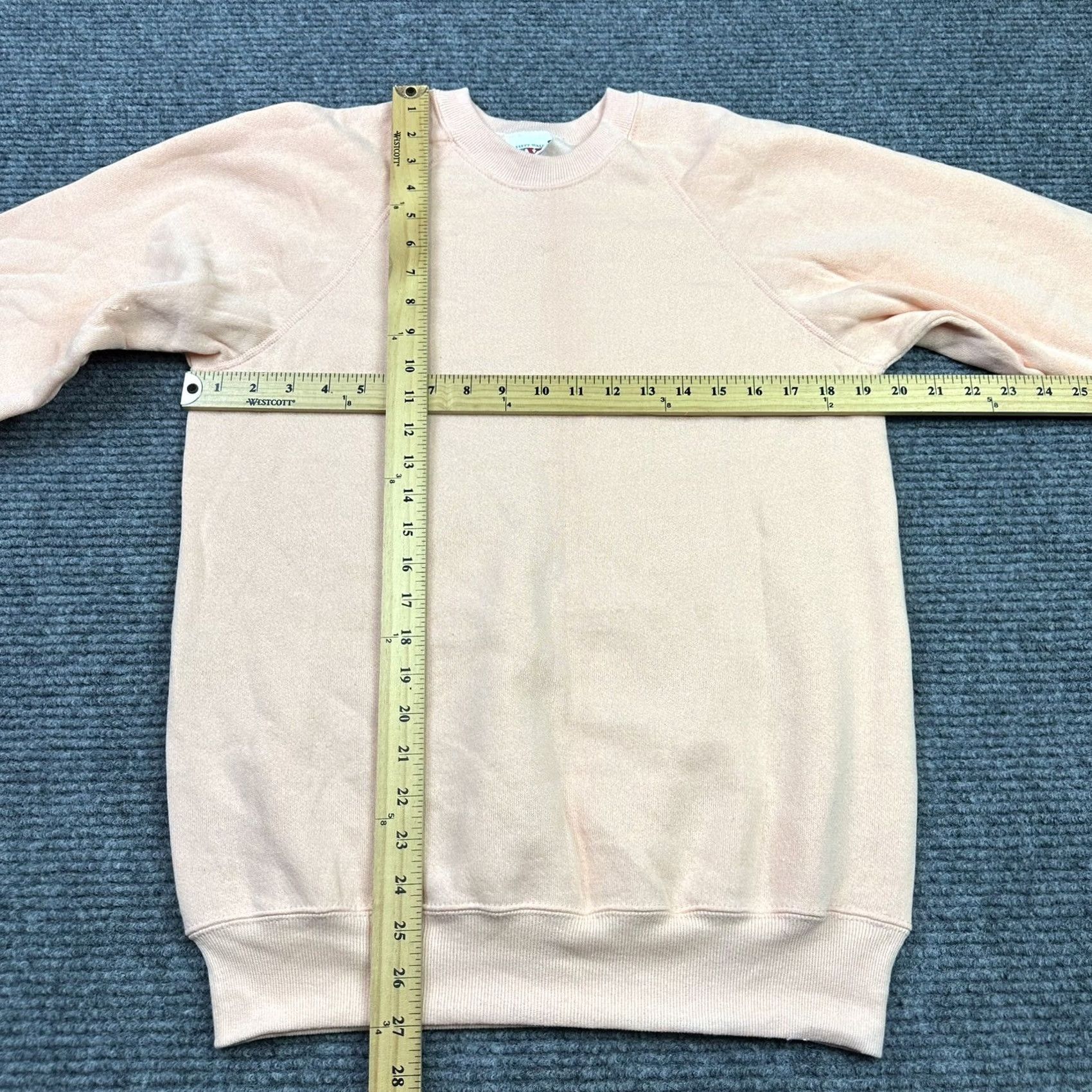 Vintage VINTAGE Bassett Walker Raglan Crewneck Sweatshirt Adult M 50/50 Cotton Polyester Pastel Orange 90s Mens Womens Unisex Sweatshirt Size US M / EU 48-50 / 2 - 4 Thumbnail