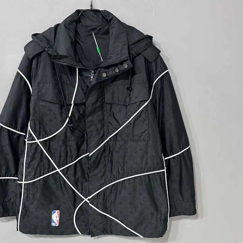 Louis Vuitton Louis Vuitton NBA co-branded full print assault jacket Size US M / EU 48-50 / 2 - 2 Thumbnail