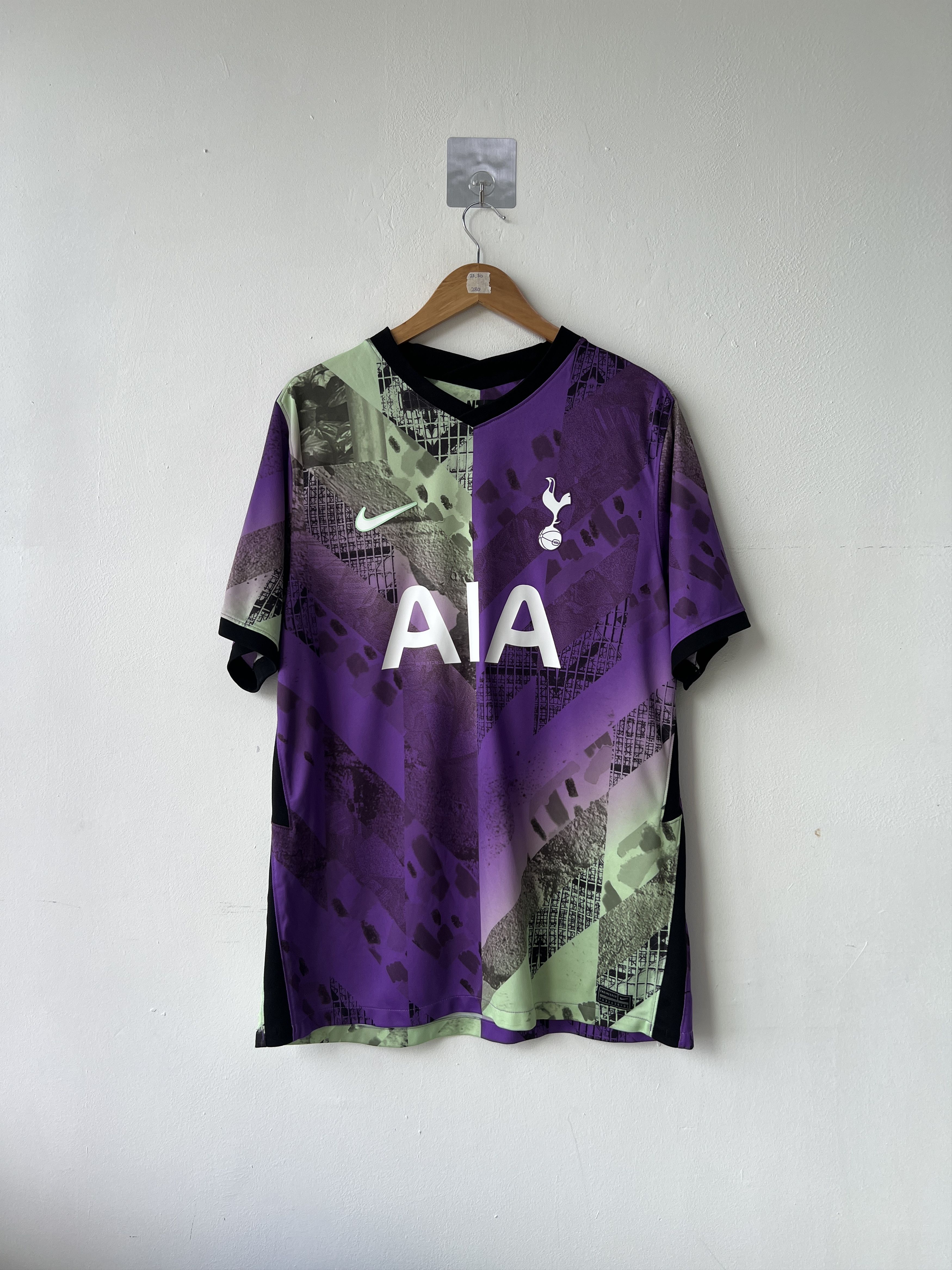 Nike (XL) Tottenham Spurs 2021-22 Third Kit Son #7 Size US XL / EU 56 / 4 - 2 Thumbnail