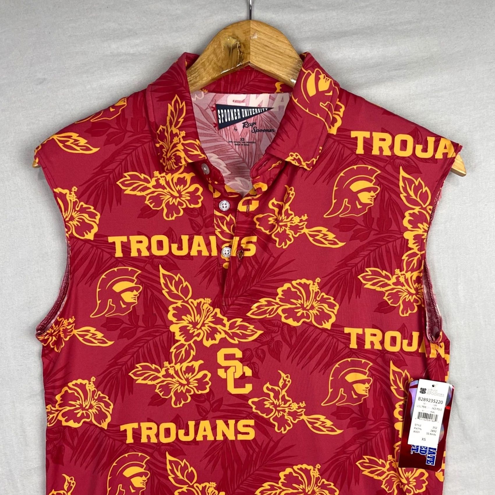 Reyn Spooner Reyn Spooner Polo Shirt Womens XS Sleeveless USC Trojans Red Floral Nylon Spandex Casual Travel Letters Size XS / US 0-2 / IT 36-38 - 2 Thumbnail