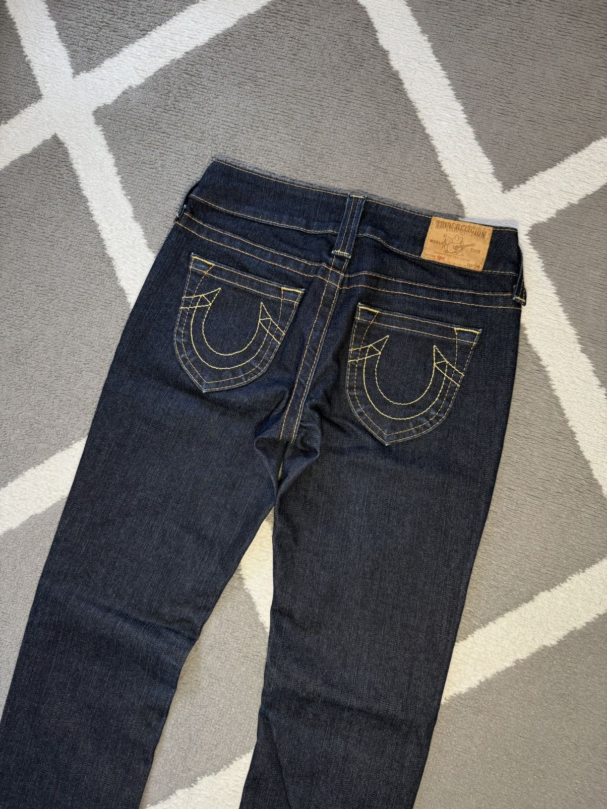 True Religion True Religion Gina Boot women’s Low-Rise Flared Jeans Size 25" / US 0 / IT 36 - 7 Thumbnail