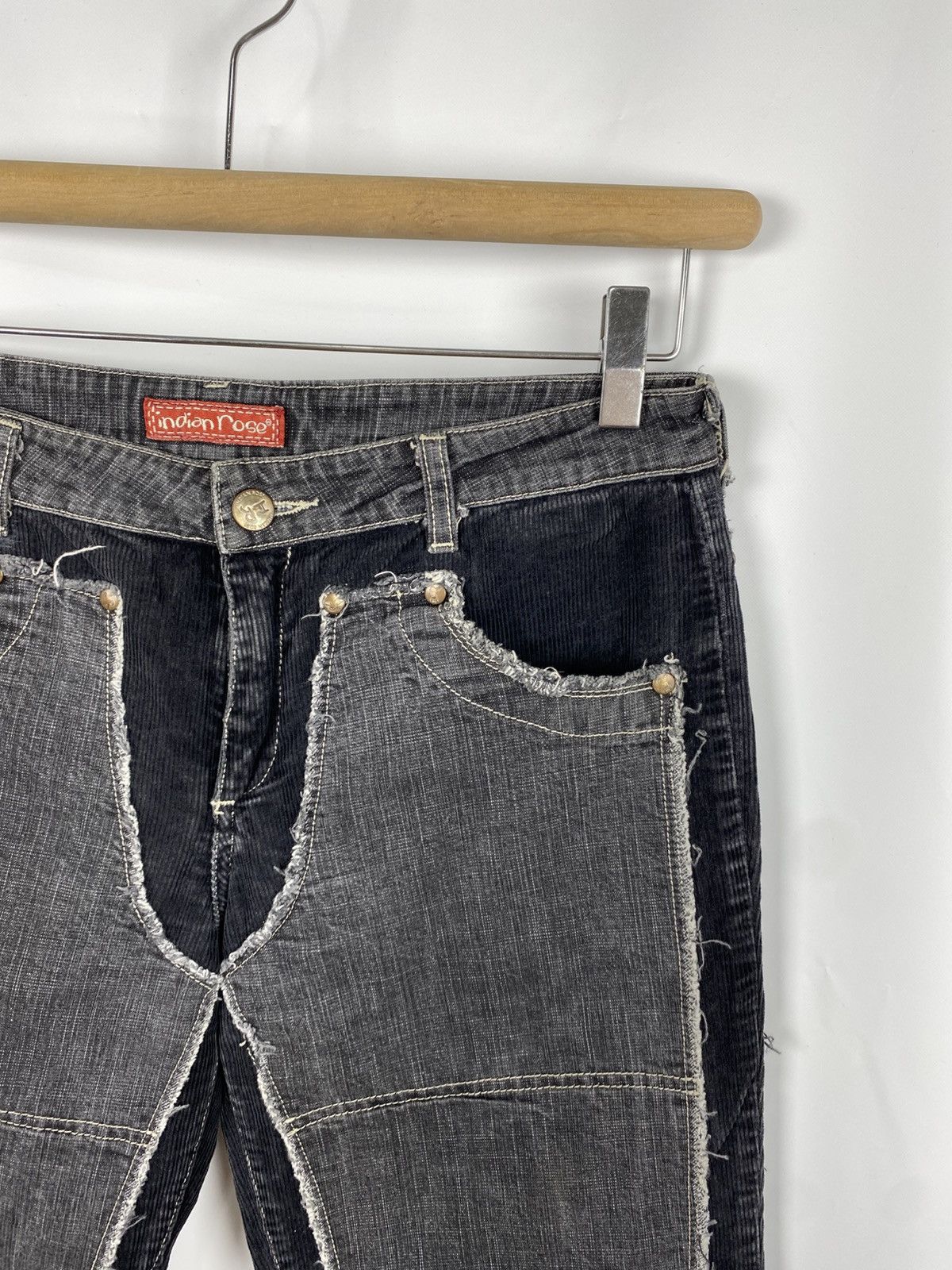 Other Indian Rose Low Rise Corduroy Opium Jeans Flared Italy Size US 30 / EU 46 - 2 Thumbnail