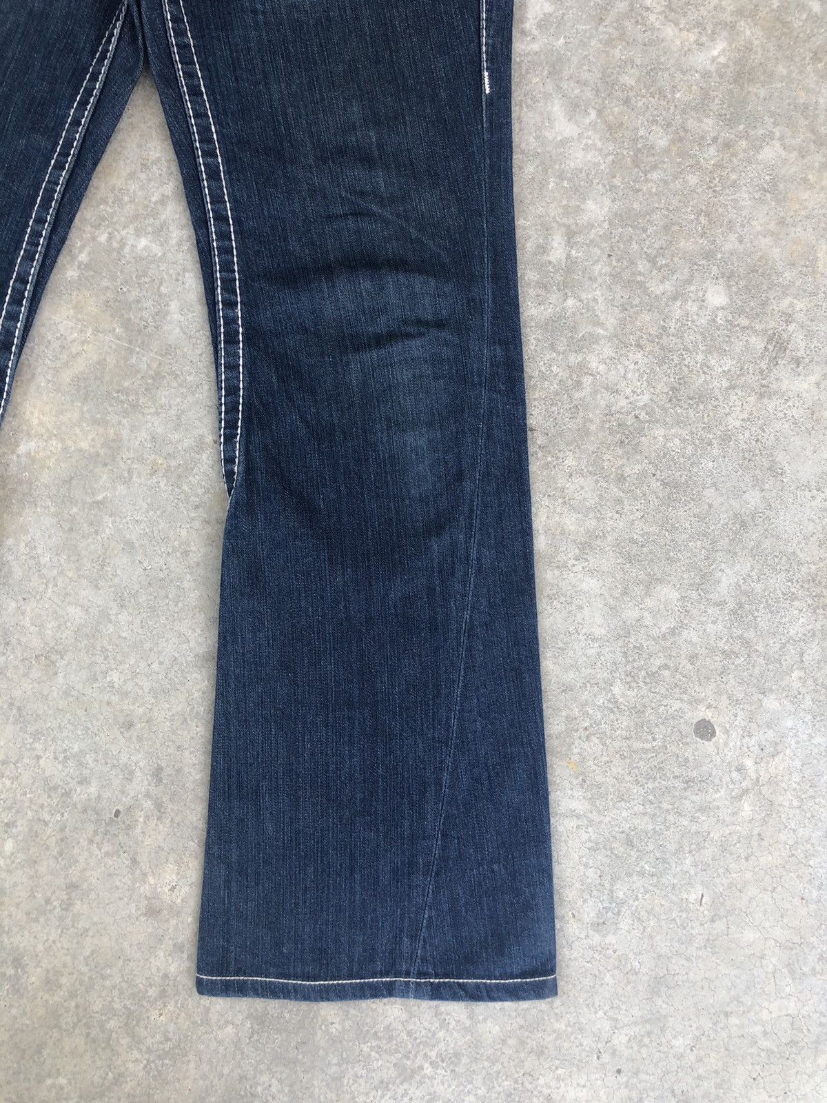 True Religion True Religion Flared Jeans Bootcut White Stitch Distressed Size US 32 / EU 48 - 8 Thumbnail