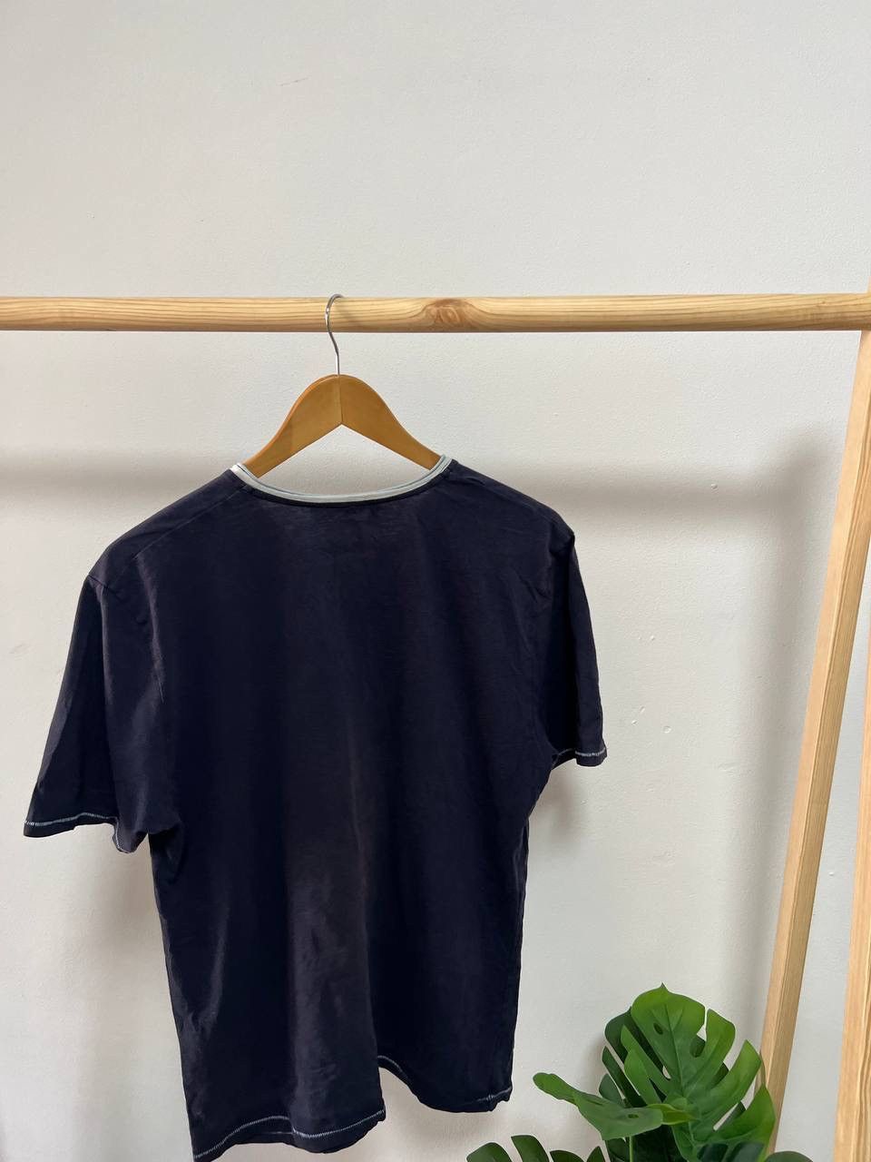 Vintage × Yves Saint Laurent Yves Saint Laurent V neck tee t-shirt vintage big logo ysl L Size US L / EU 52-54 / 3 - 12 Thumbnail