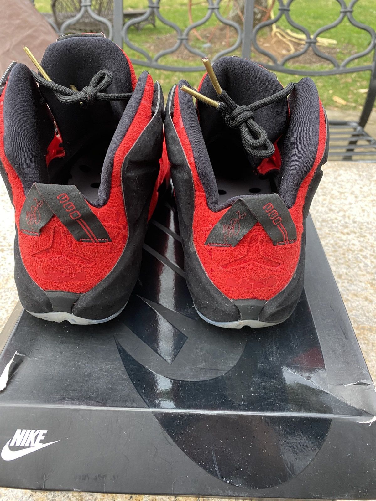 Nike Nike LeBron 12 748861-600 Red Kings Paisley Men Size 10 Used Size US 10 / EU 43 - 4 Thumbnail