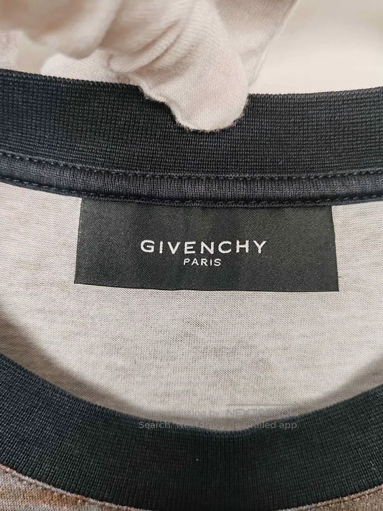 Givenchy Givenchy Men's Virgin Mary Printed Short Sleeve Size US S / EU 44-46 / 1 - 3 Thumbnail