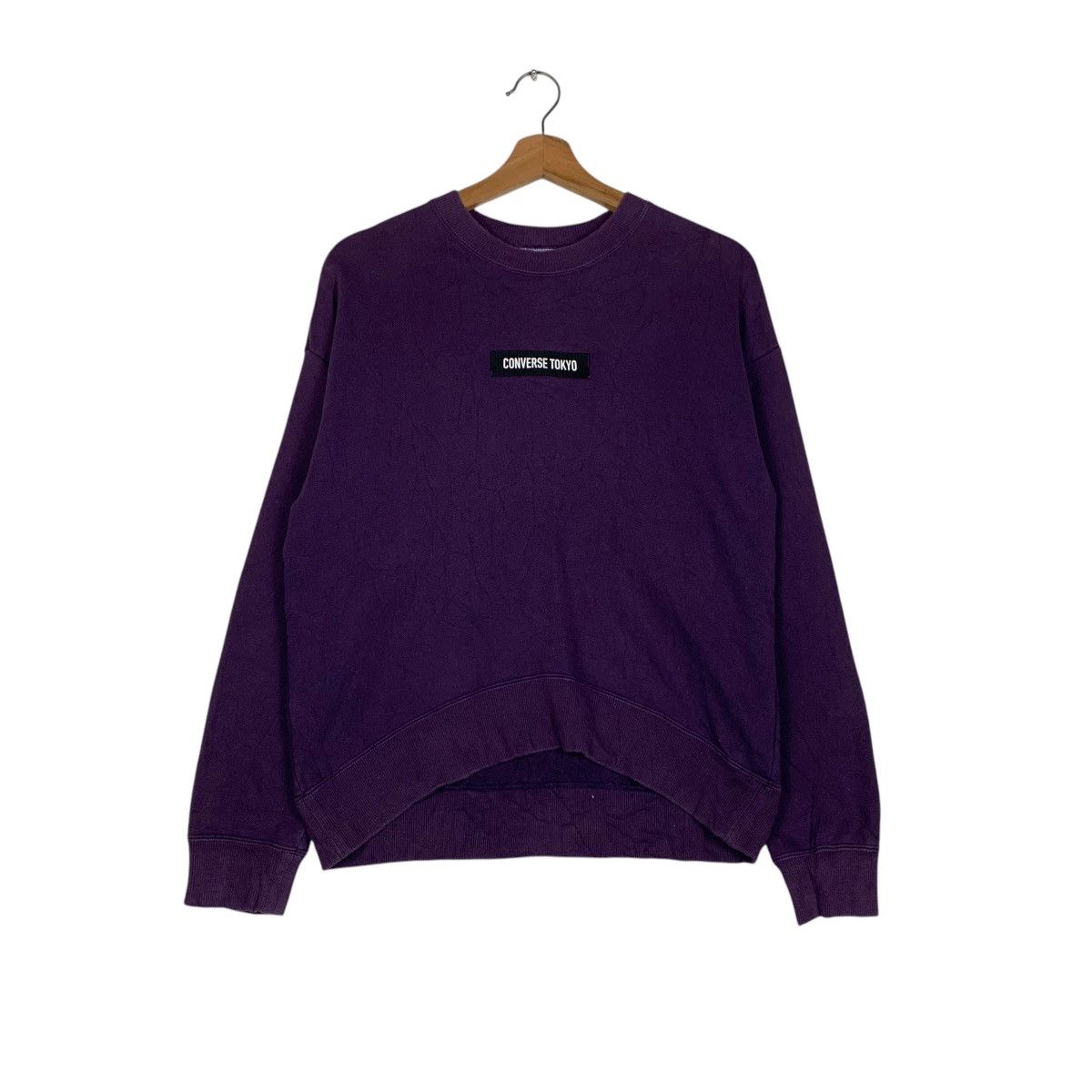 Converse CONVERSE TOKYO Center Logo Purple Sweatshirt #1469-C66 Size US M / EU 48-50 / 2 - 1 Thumbnail
