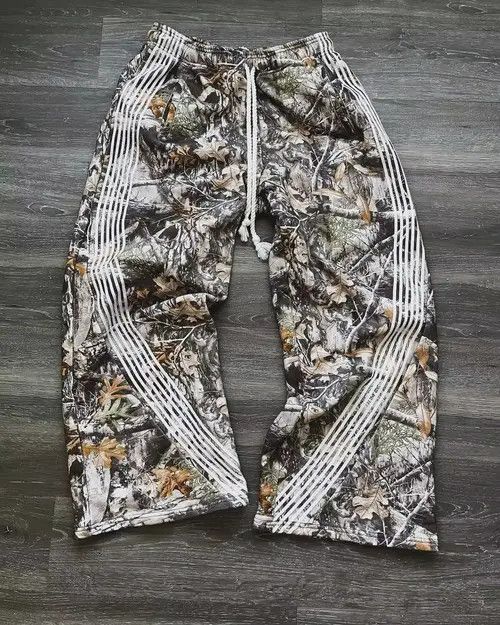 Japanese Brand Y2K Camouflage Elastic Waist Embroidered Striped Sweatpant Size US 33 - 1 Thumbnail